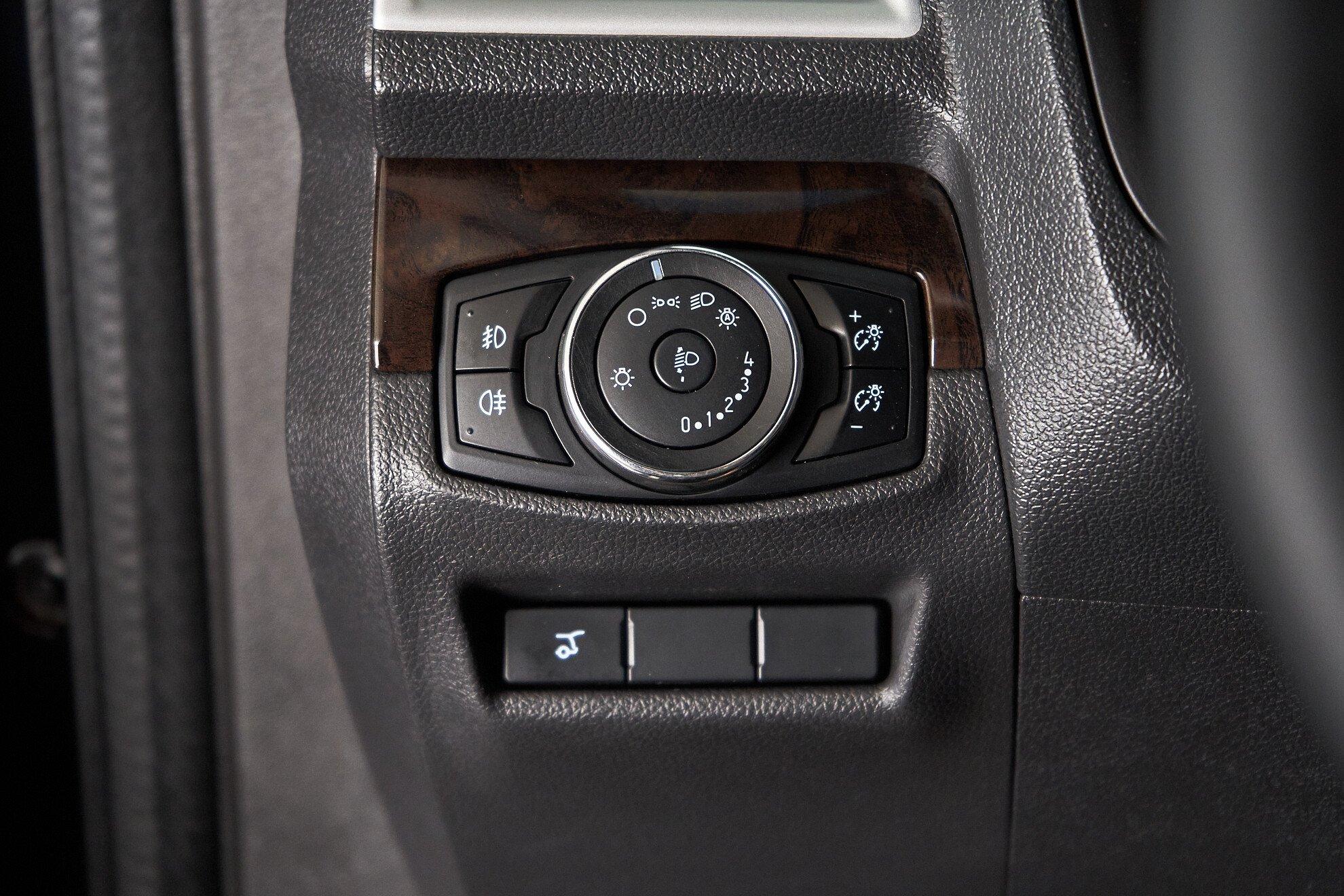 Ford Explorer 2013, черный