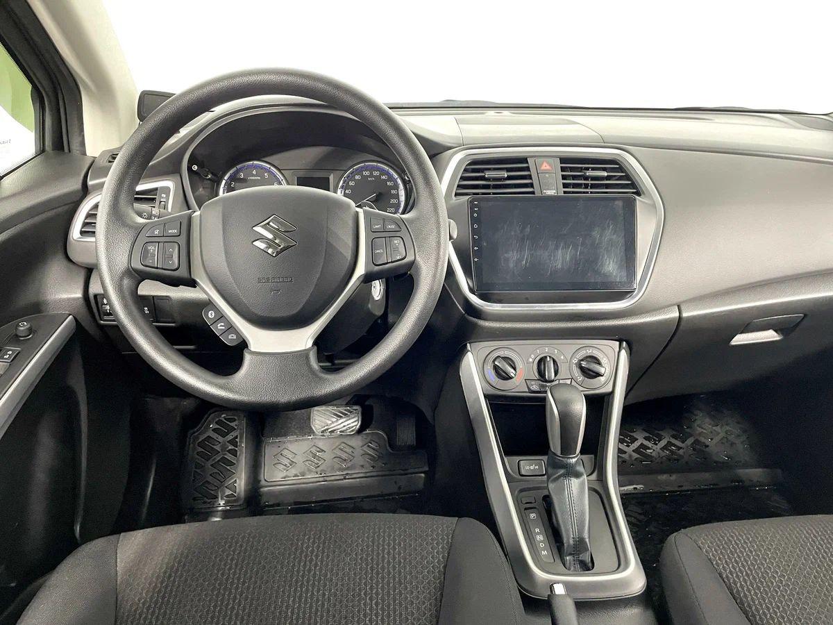 Suzuki SX4 2021, красный