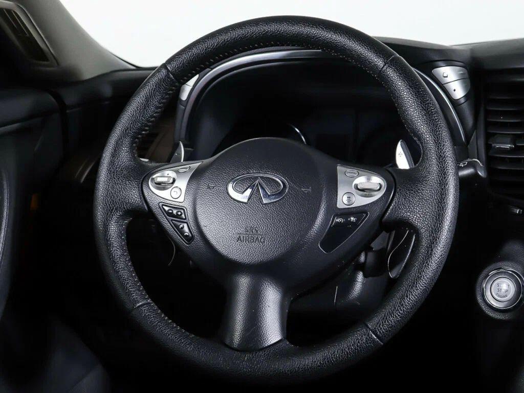 Infiniti QX70 2016, черный