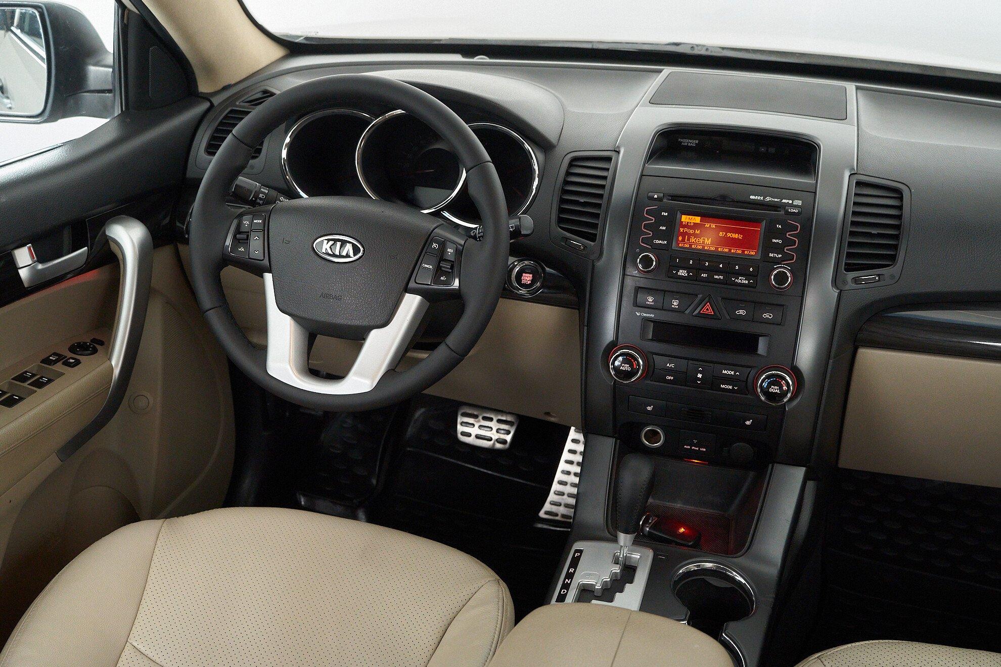 Kia Sorento 2010, бежевый