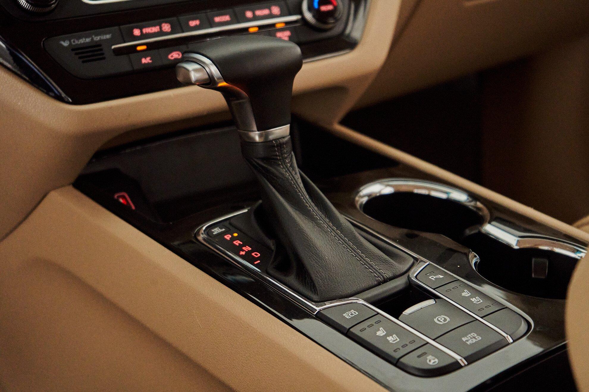 Kia Carnival 2020, белый