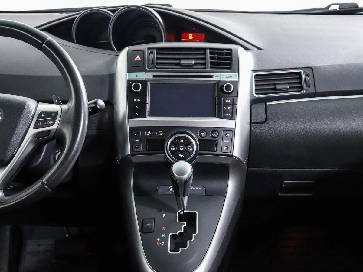Toyota Verso 2013, серый