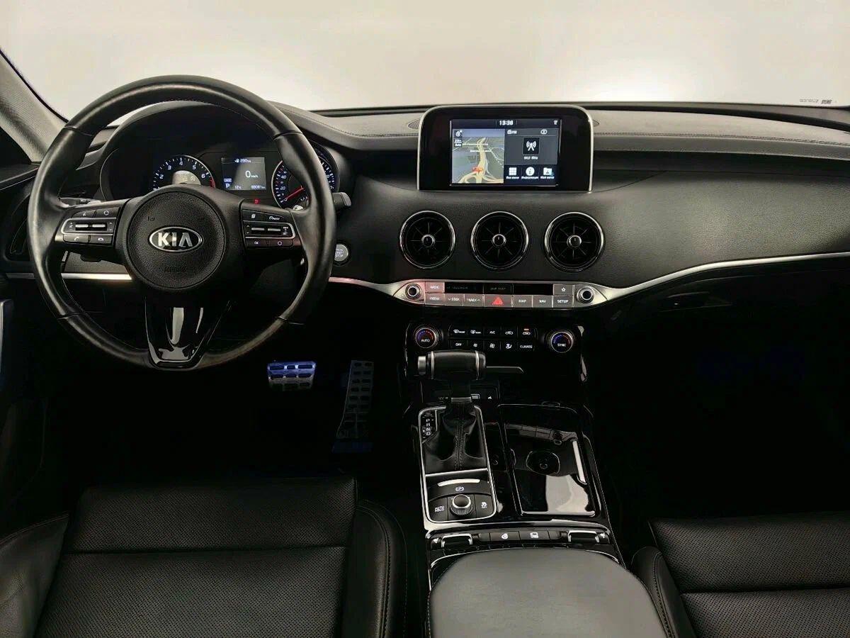 Kia Stinger 2019, красный