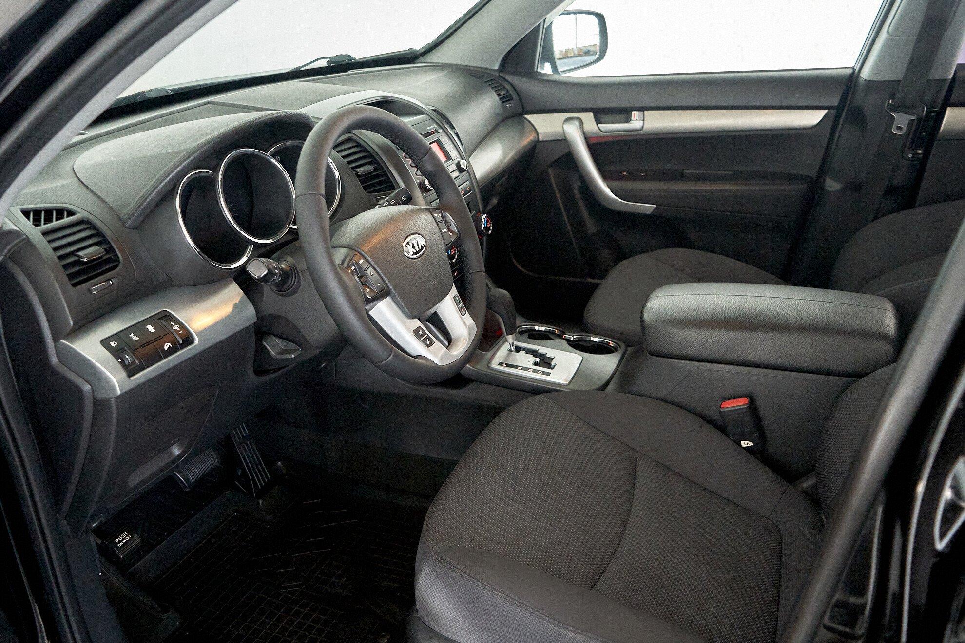 Kia Sorento 2011, черный