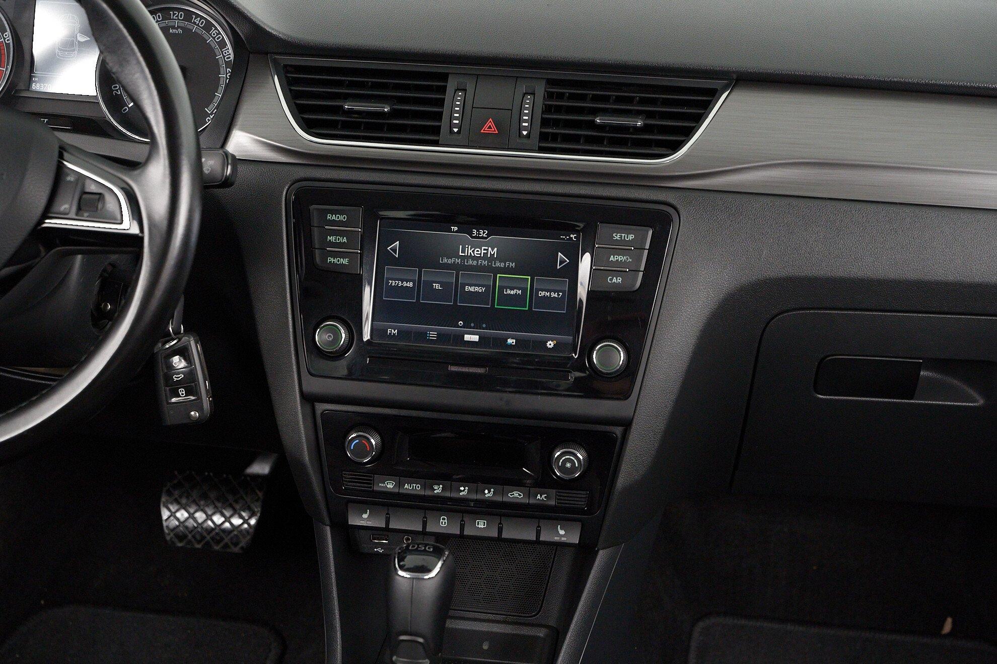 Skoda Rapid 2017, синий