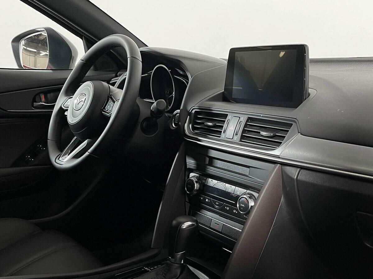 Mazda CX-4 2022, красный
