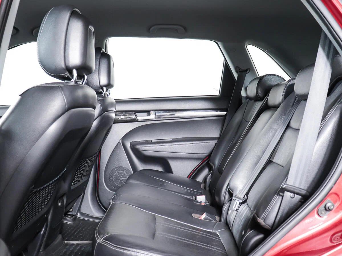 Kia Sorento 2011, красный