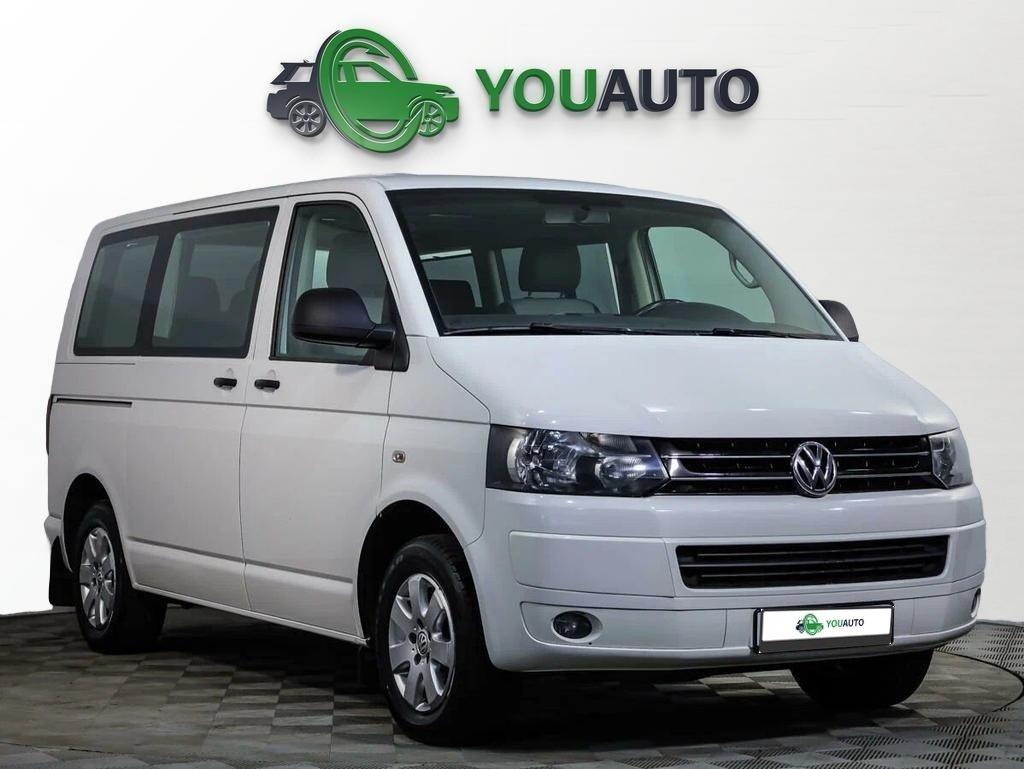 Volkswagen Multivan 2013, белый
