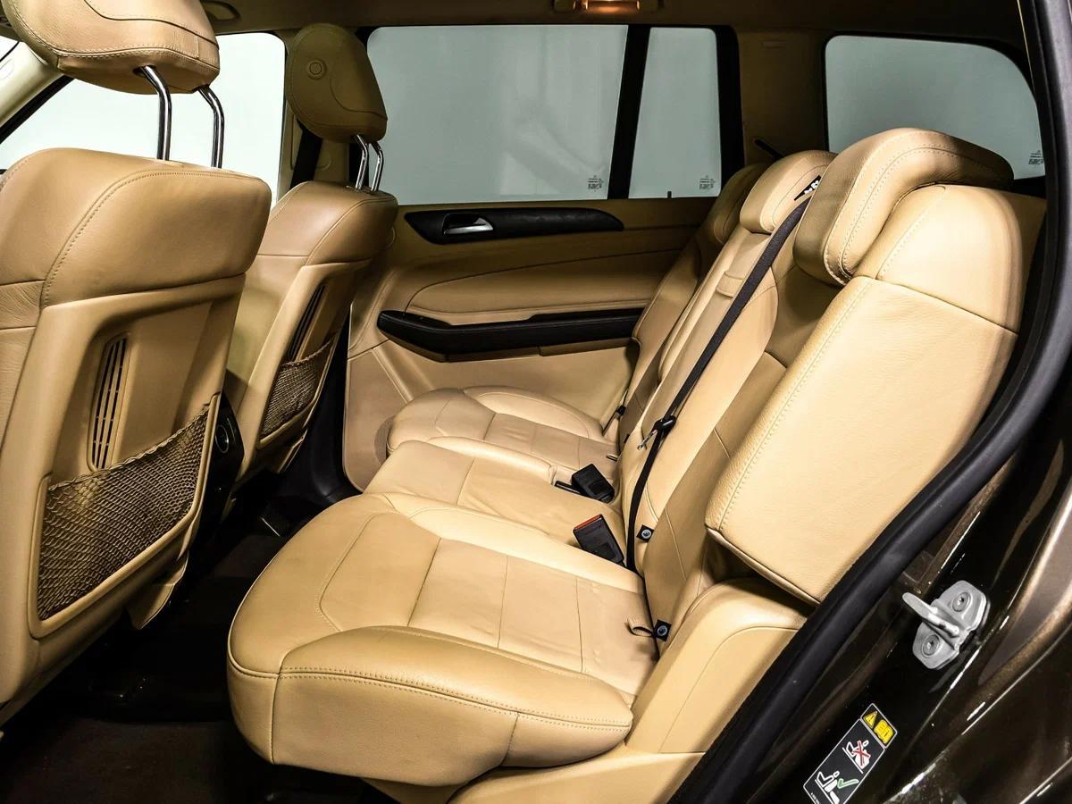 Mercedes-Benz GLS 2016, коричневый