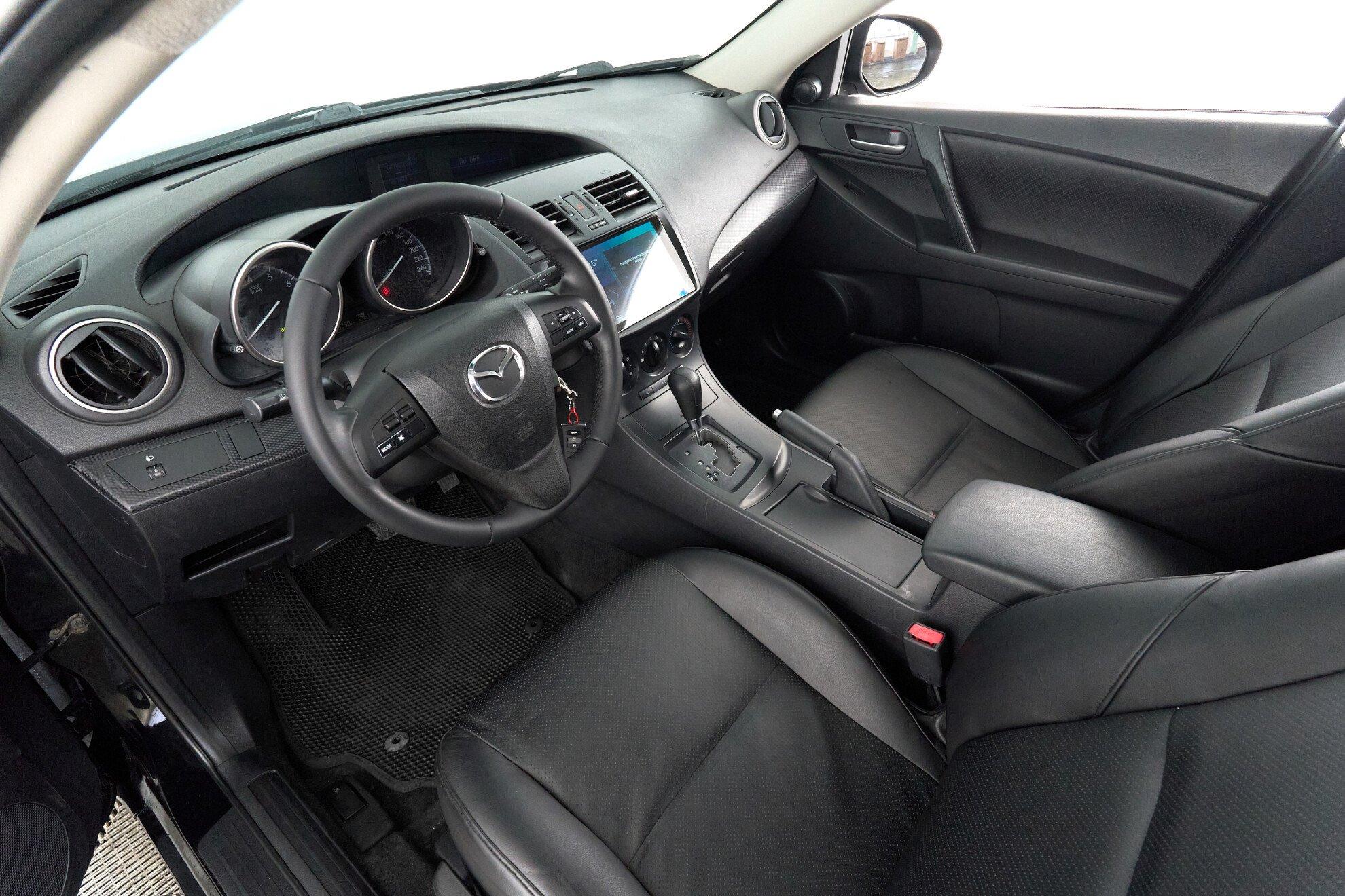 Mazda 3 2011, черный