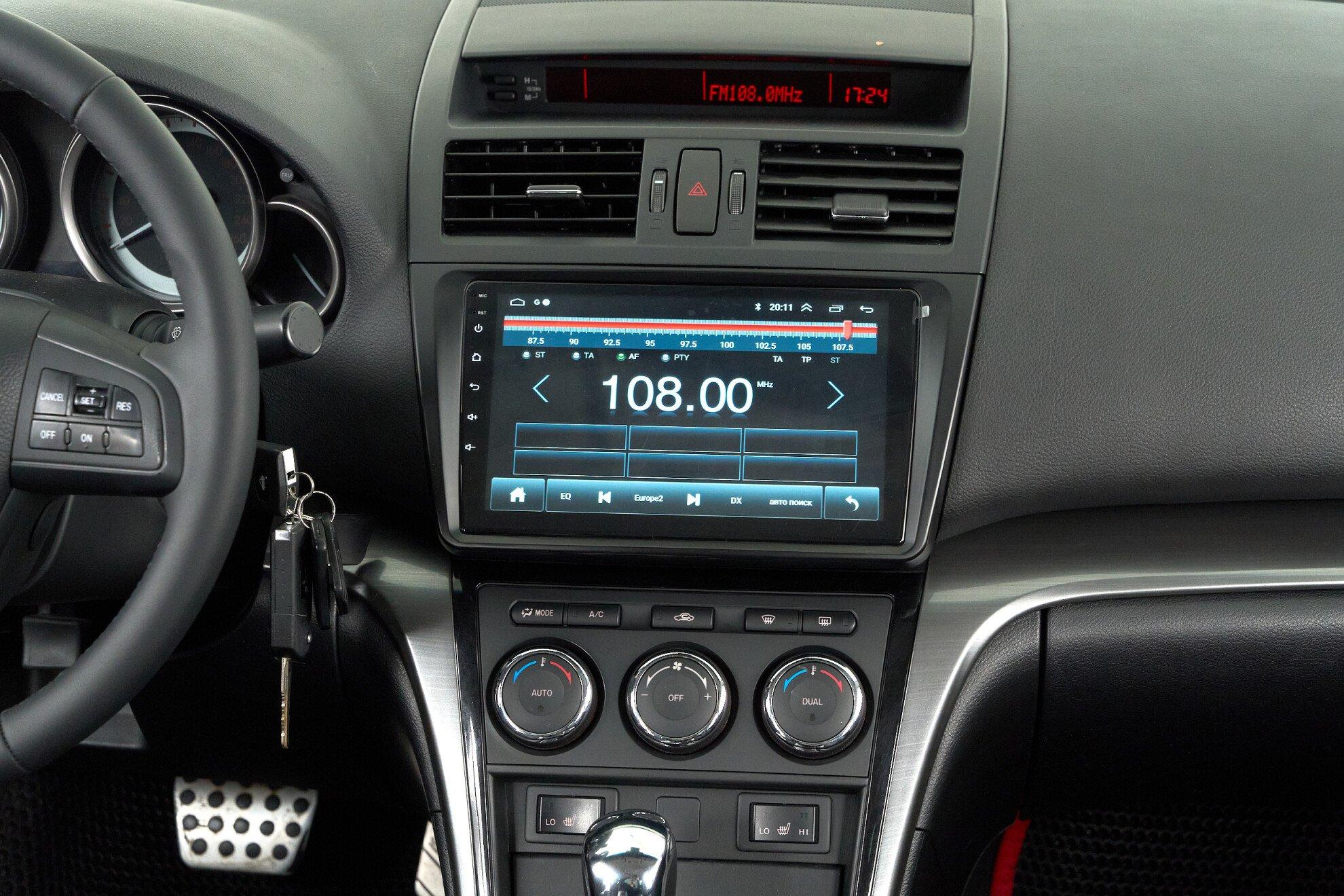 Mazda 6 2011, белый