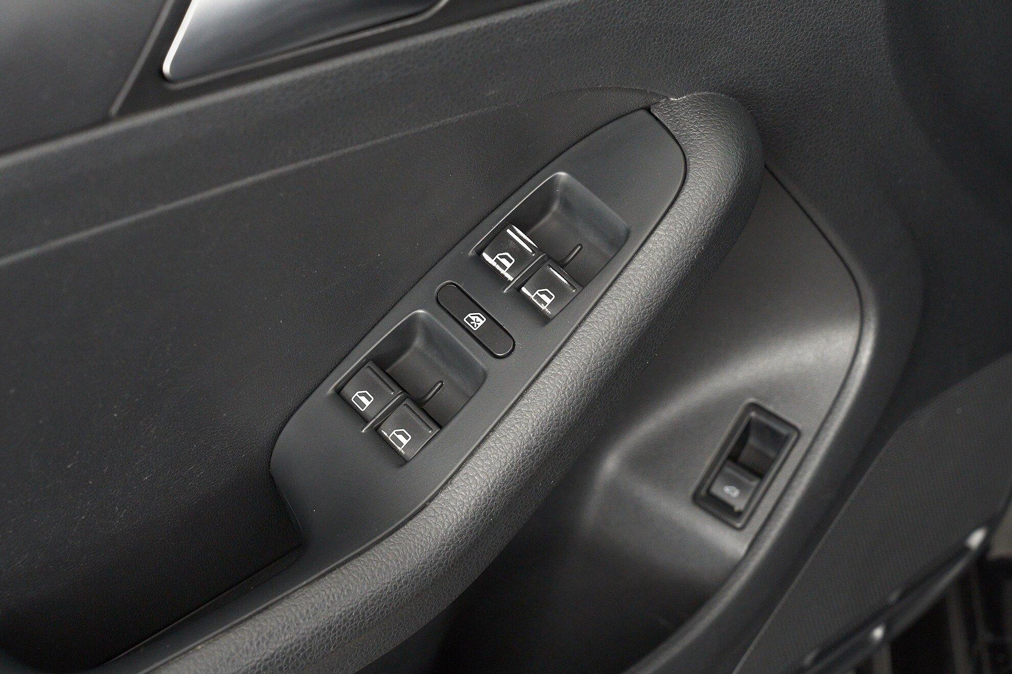 Volkswagen Jetta 2013, черный