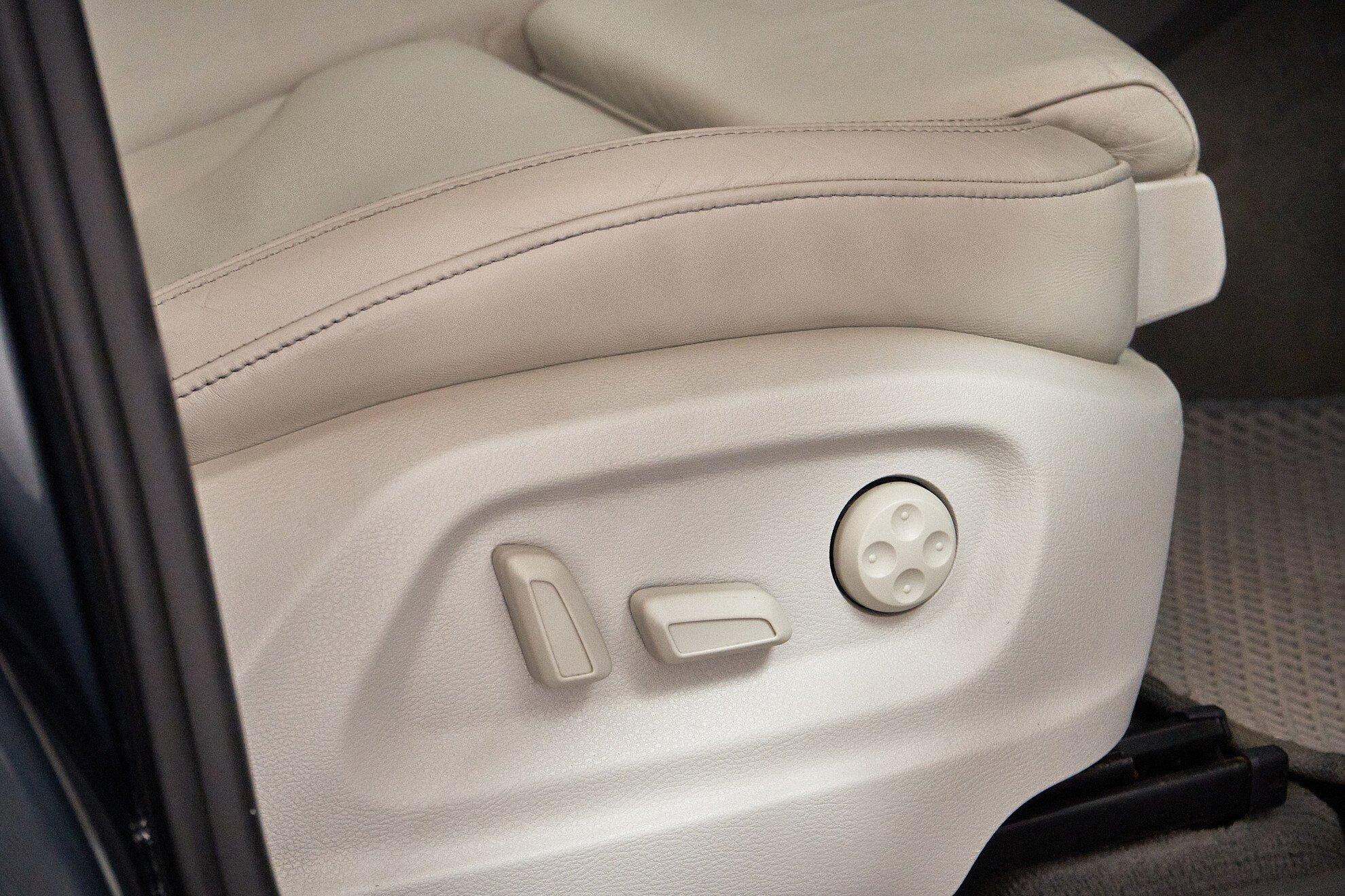Audi Q5 2011, серый