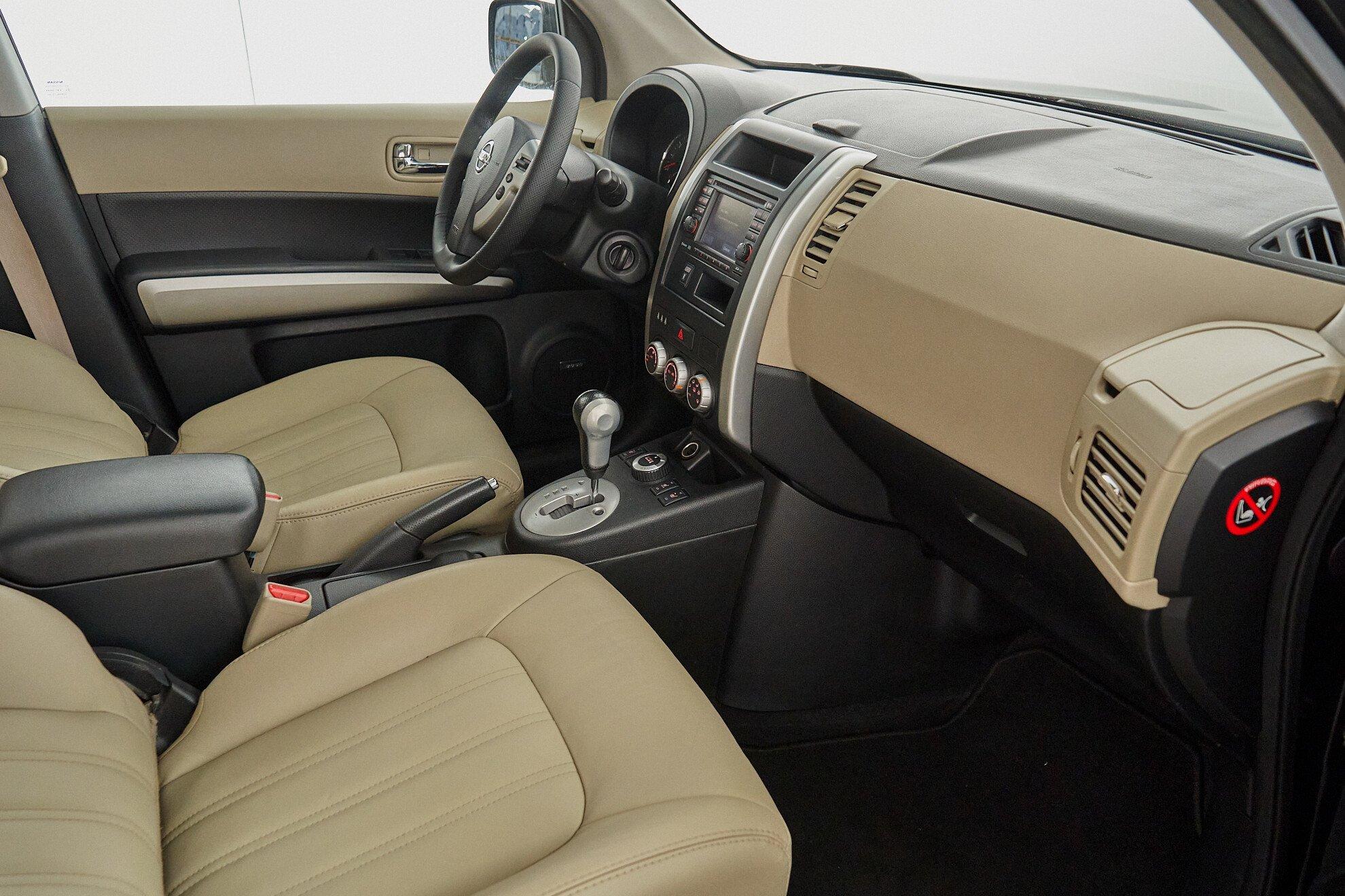 Nissan X-Trail 2013, черный