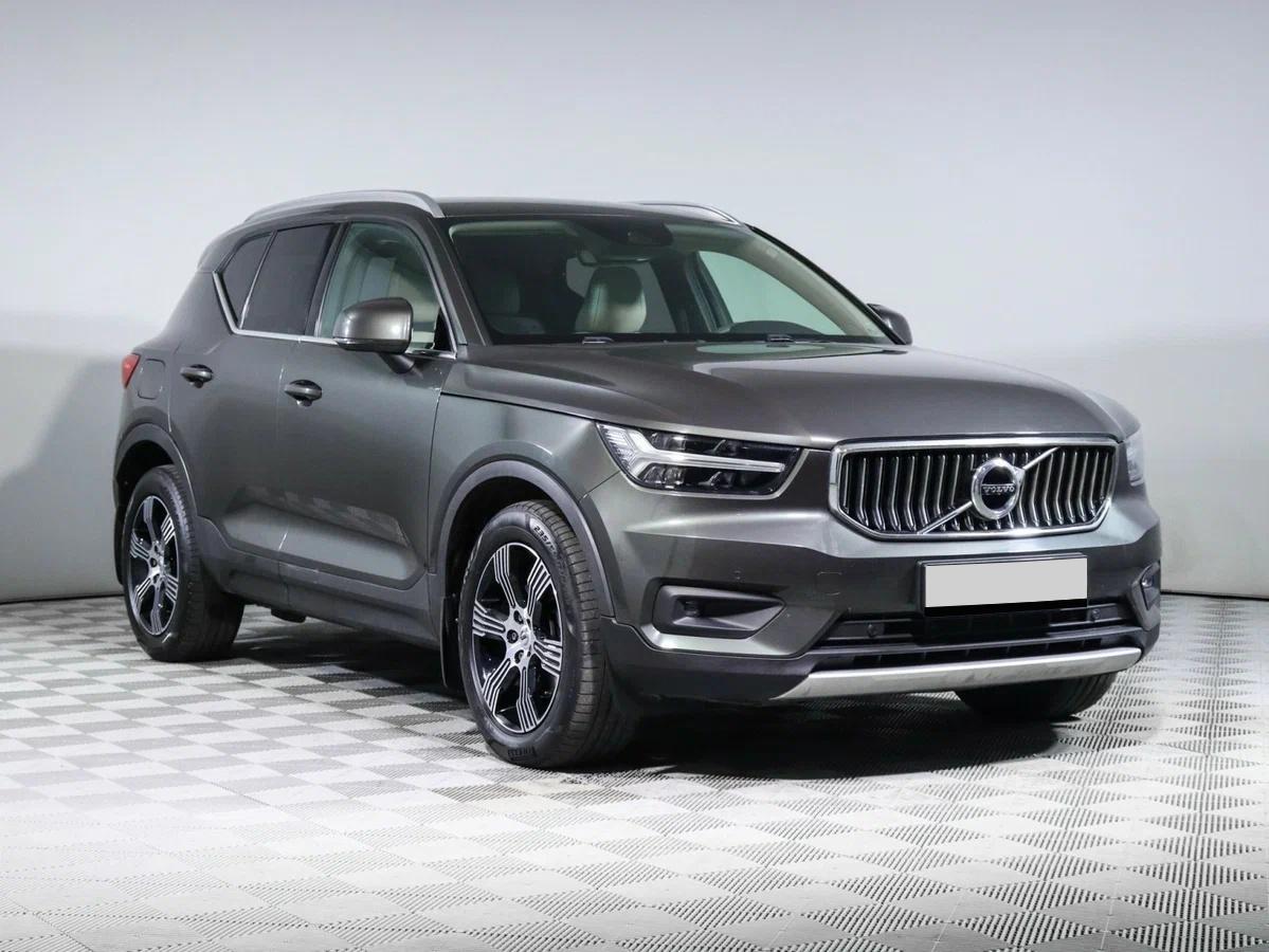 Volvo XC40 2018, серый