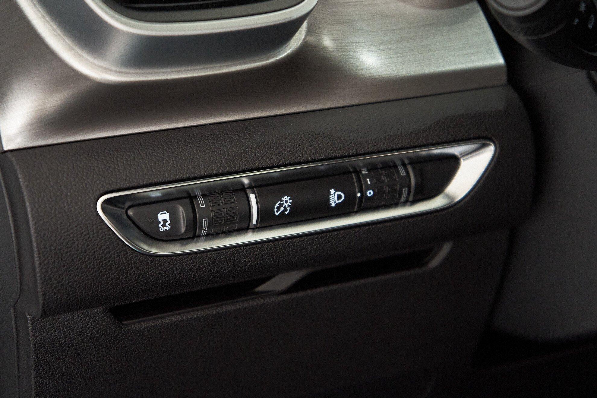 Geely Coolray 2022, белый