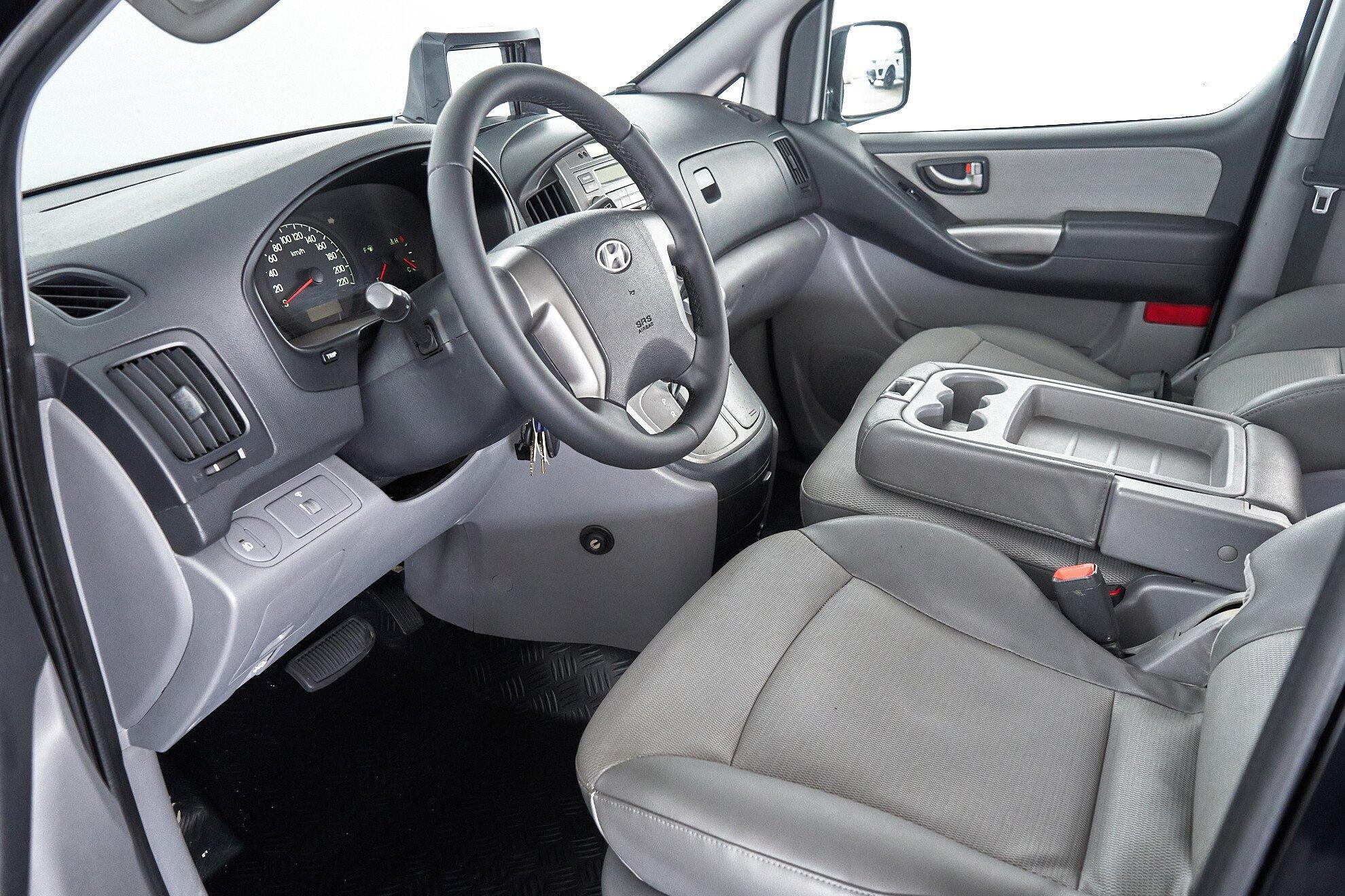 Hyundai Grand Starex 2011, черный