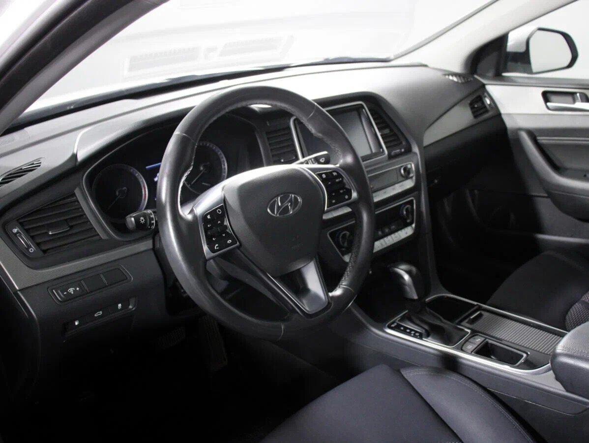 Hyundai Sonata 2019, белый