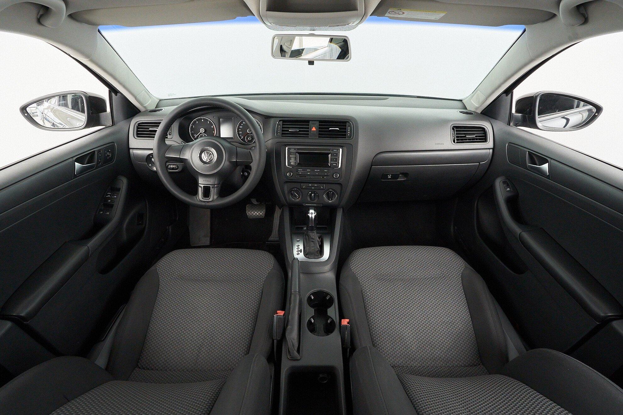 Volkswagen Jetta 2013, черный