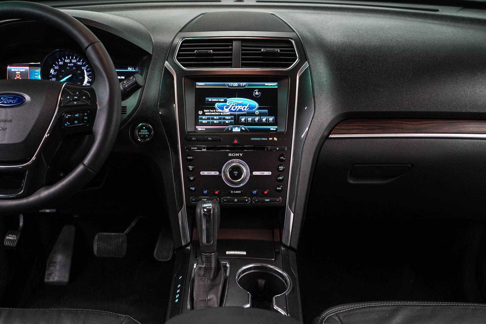 Ford Explorer 2016, серый