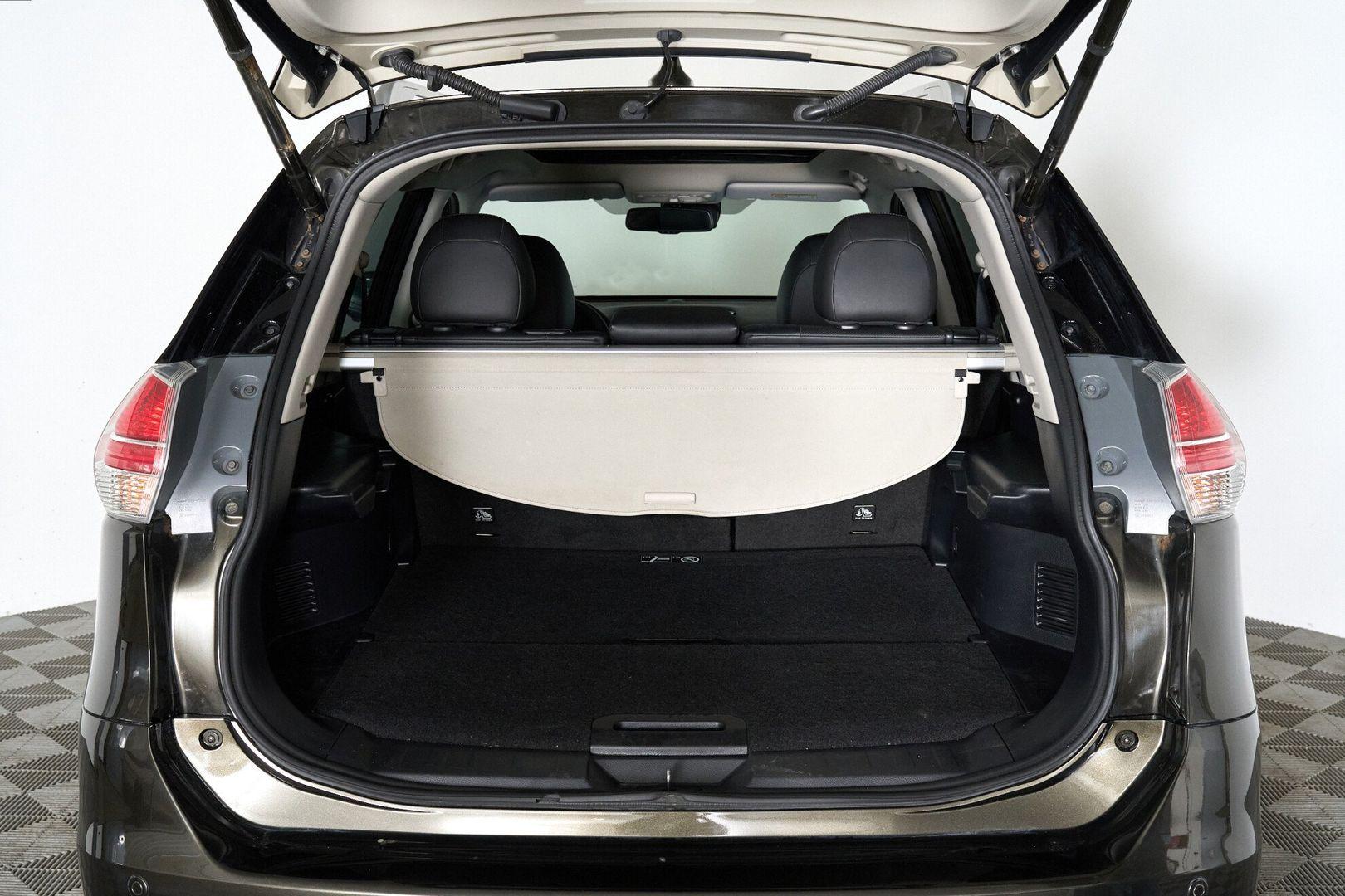 Nissan X-Trail 2017, зеленый