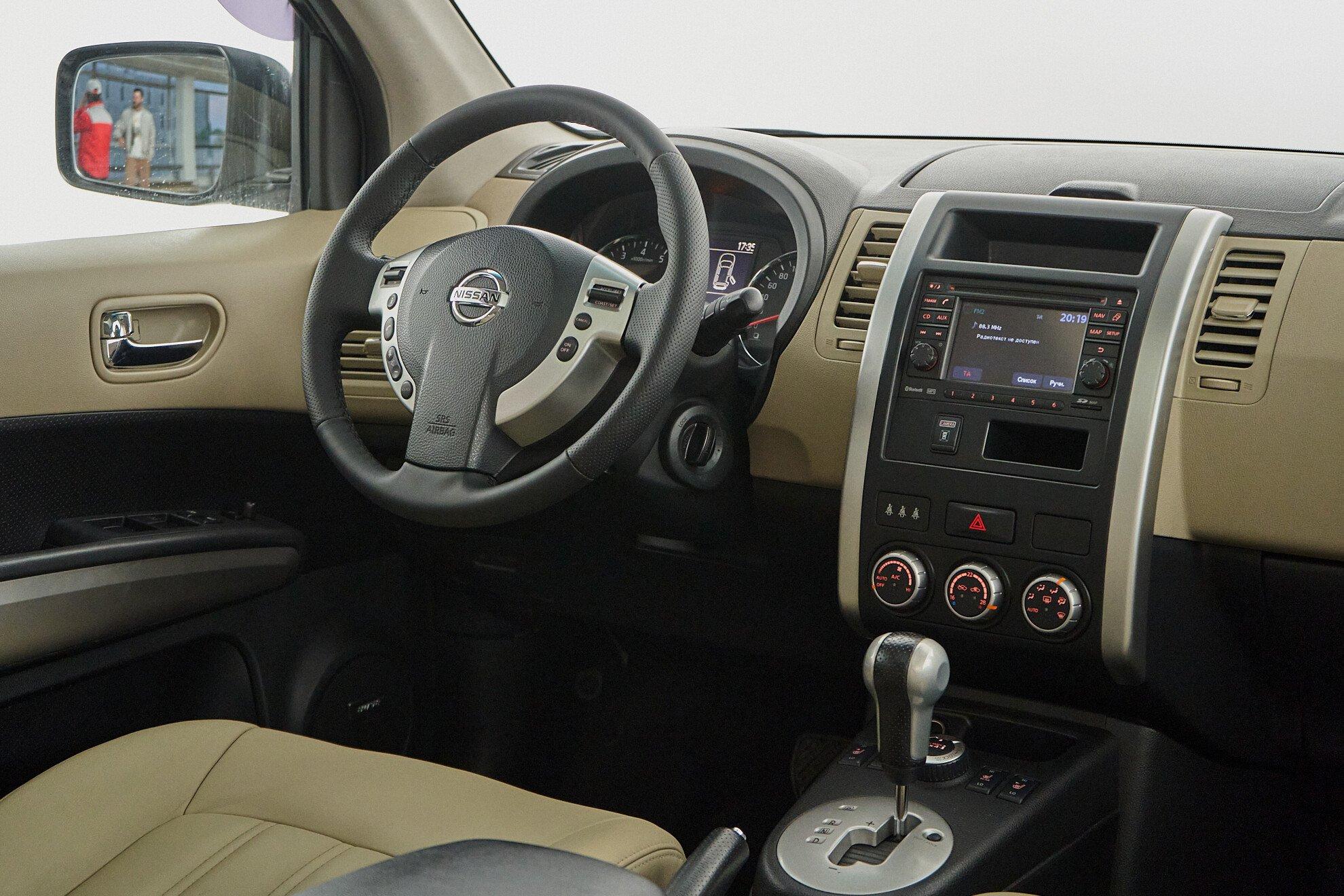 Nissan X-Trail 2013, черный