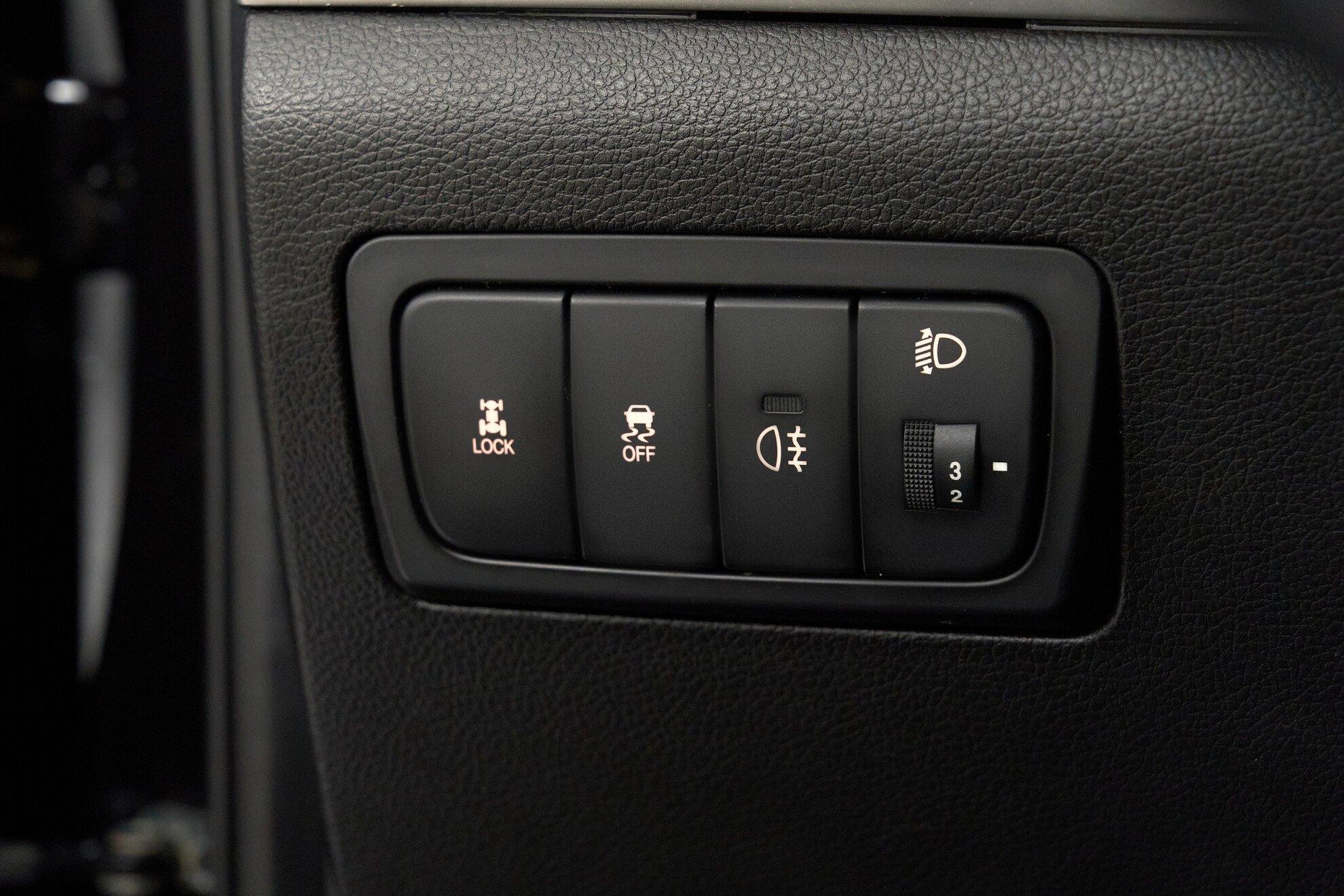 SsangYong Actyon 2011, черный