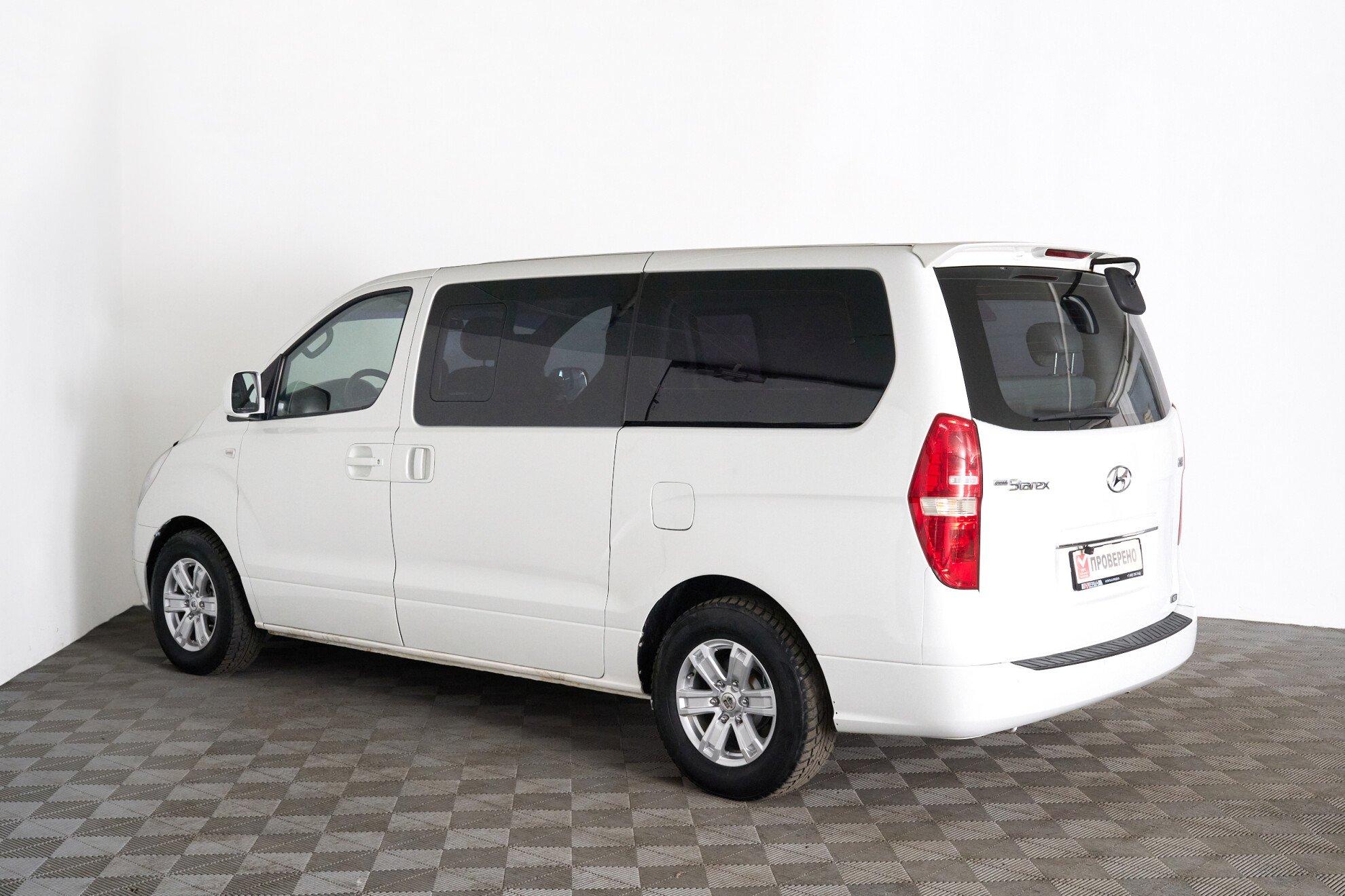 Hyundai Grand Starex 2012, белый