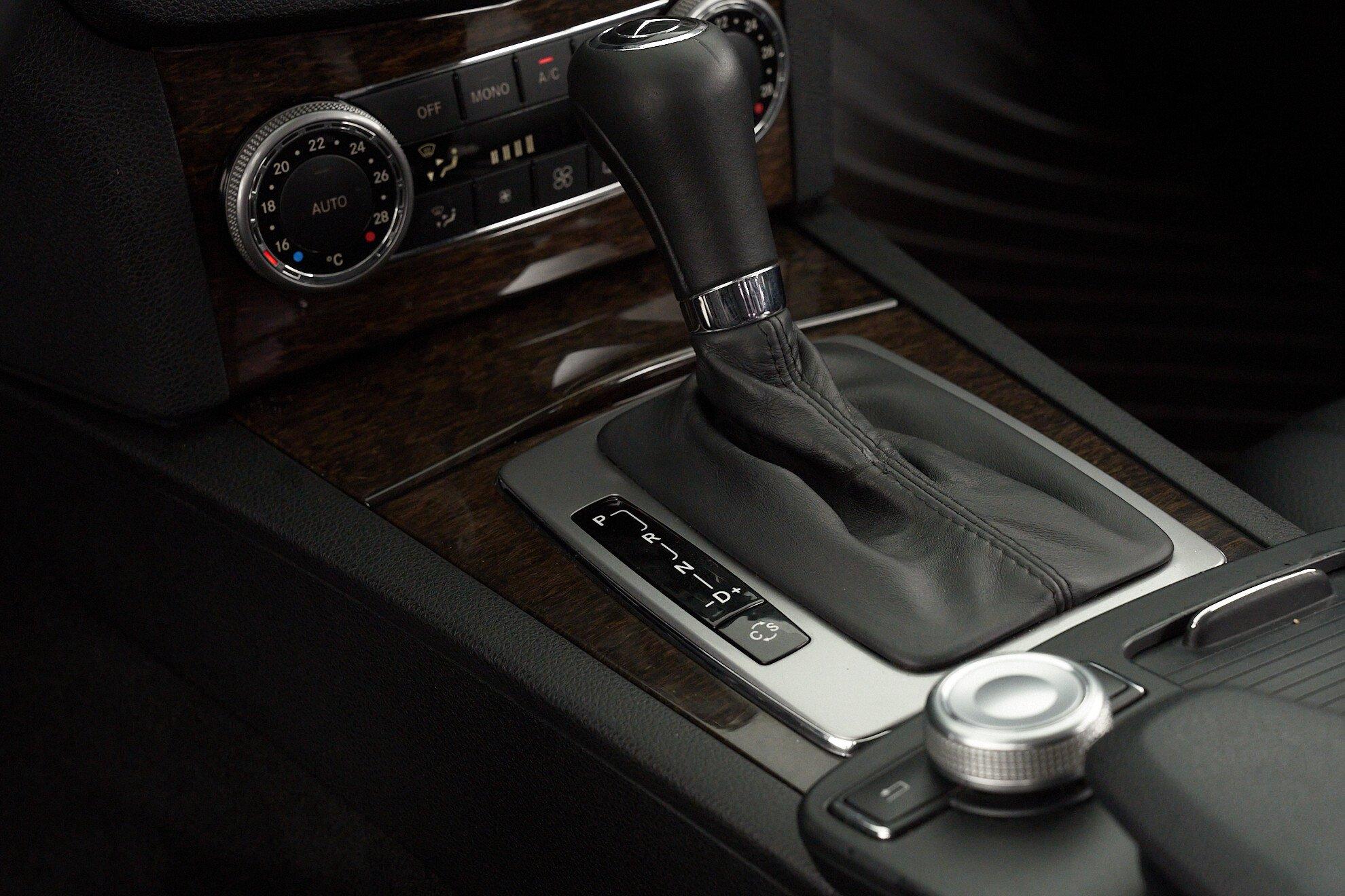 Mercedes-Benz C-Класс 2010, черный