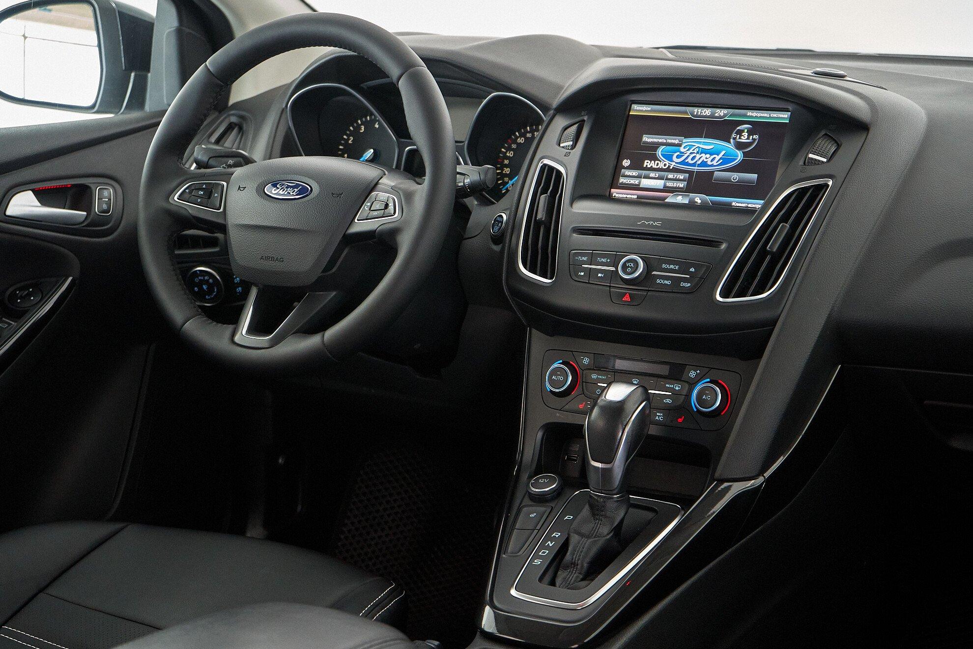 Ford Focus 2018, черный