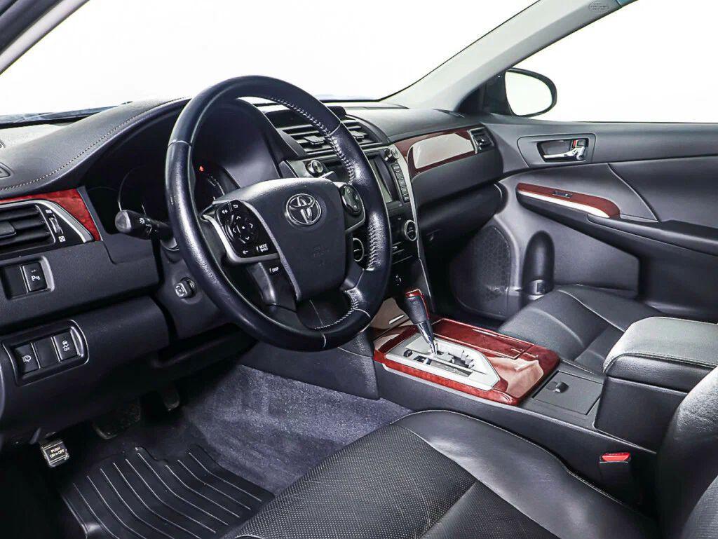 Toyota Camry 2014, черный