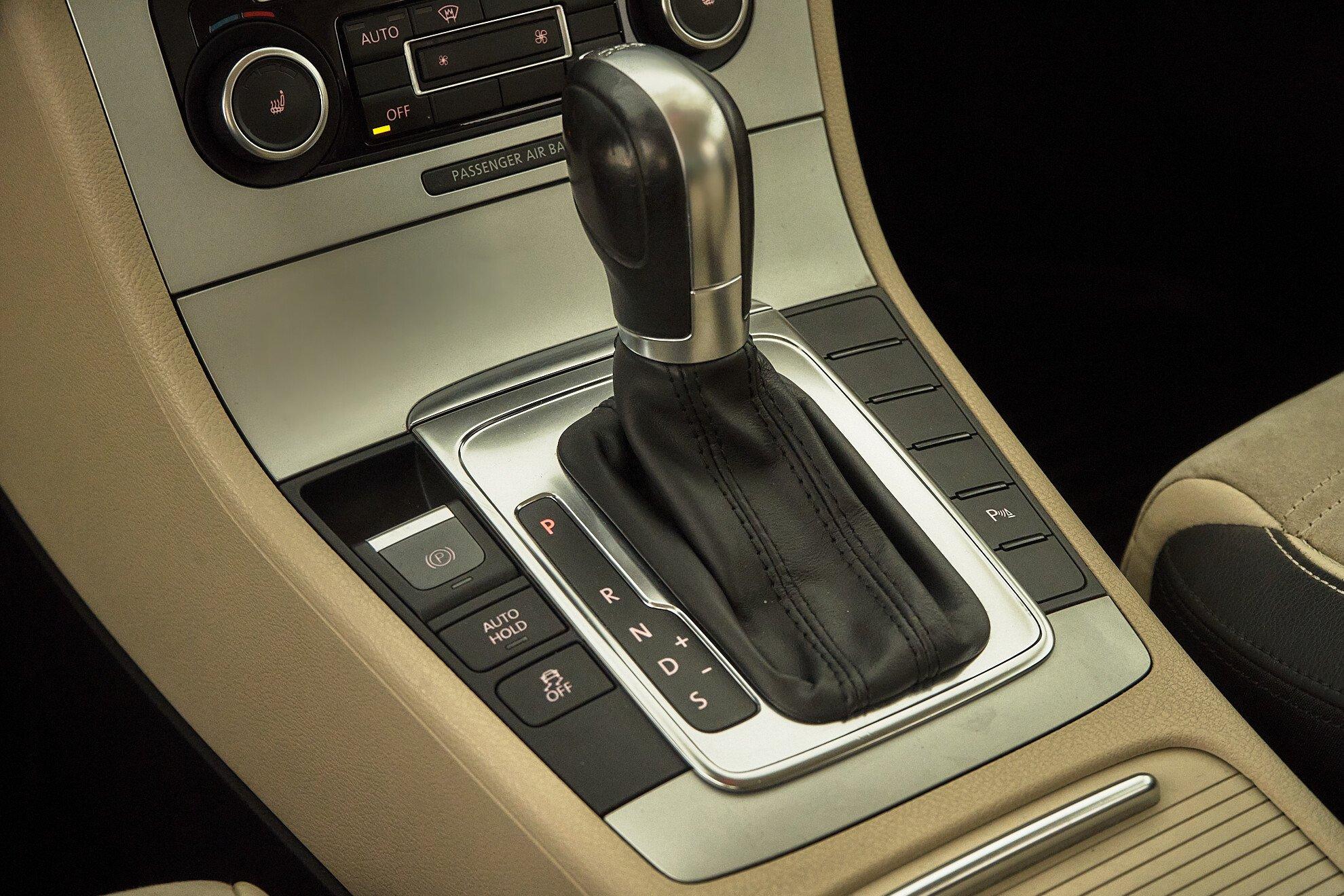 Volkswagen Passat CC 2011, серый