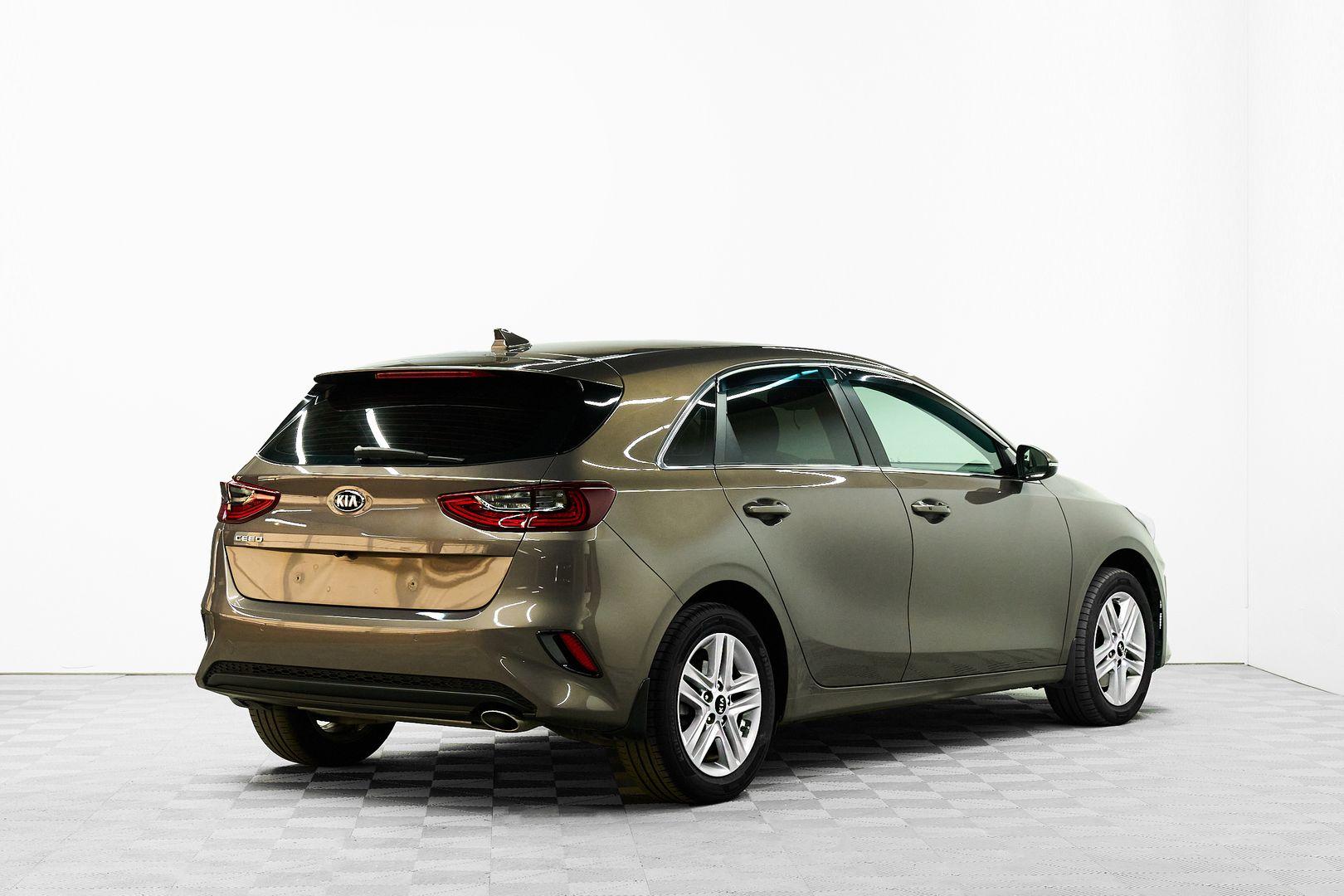 Kia Ceed 2019, коричневый