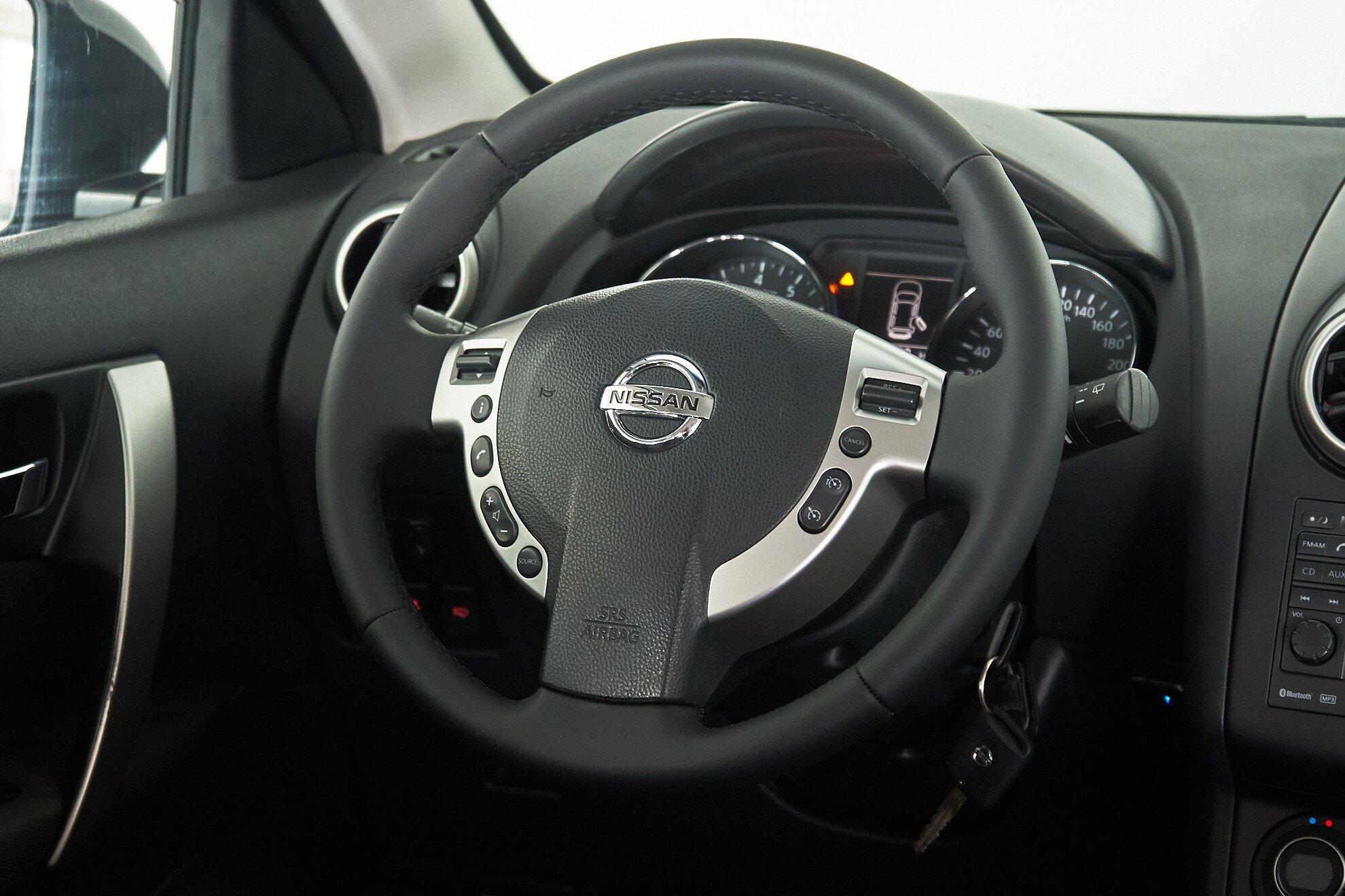 Nissan Qashqai 2011, черный