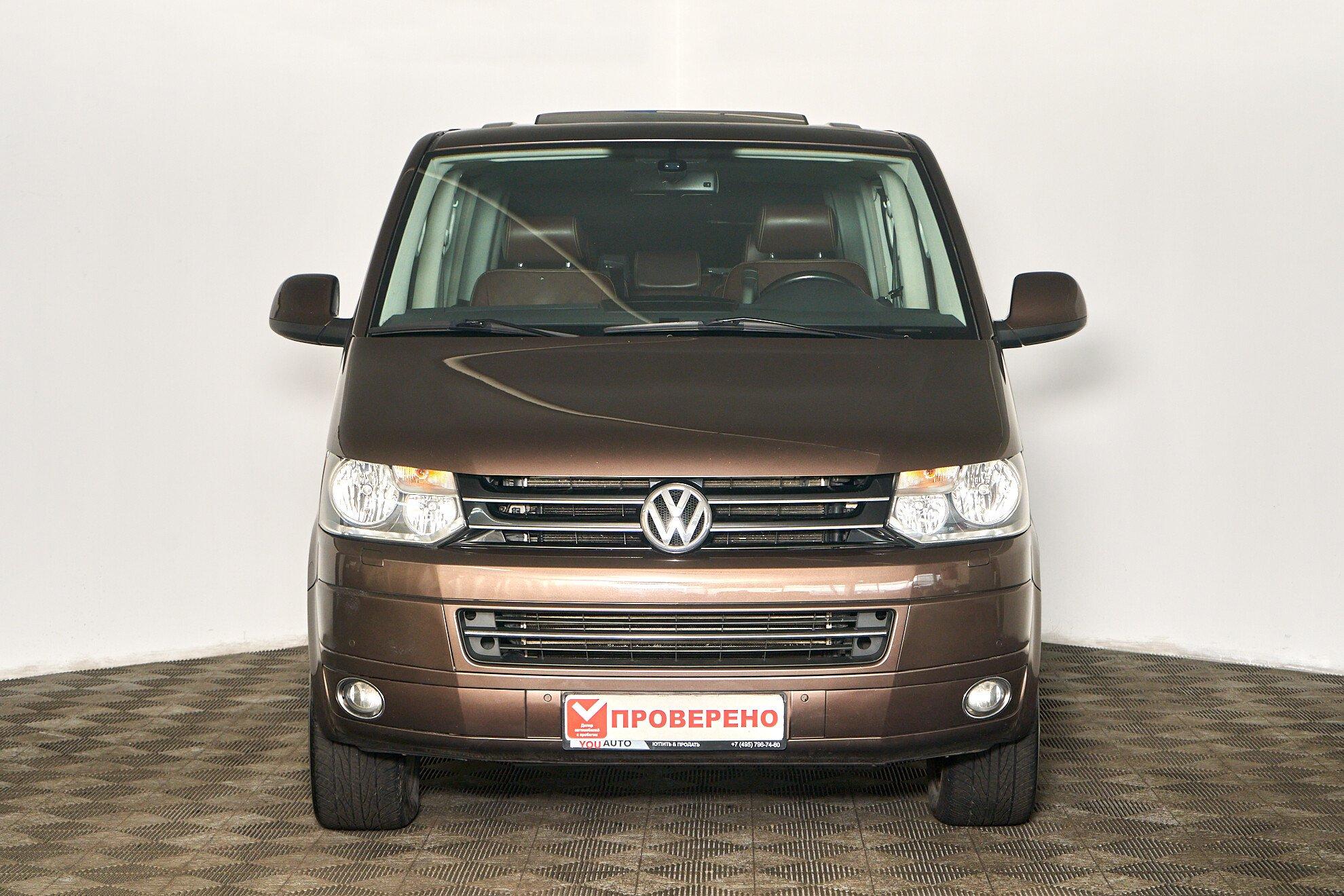 Volkswagen Multivan 2010, коричневый