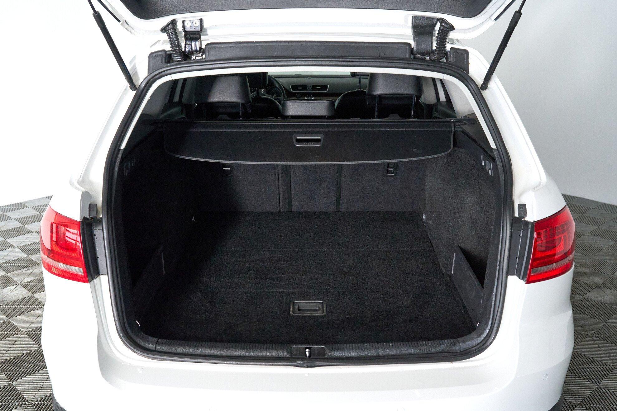 Volkswagen Passat 2013, белый