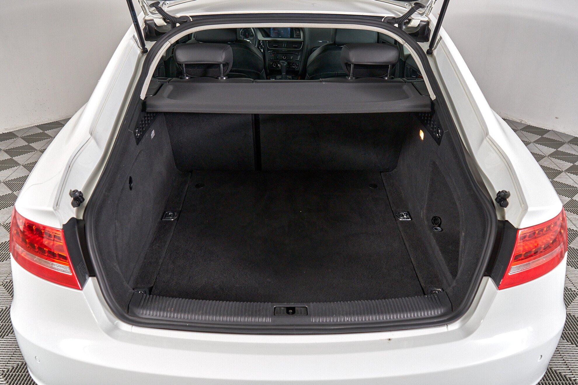 Audi A5 2011, белый