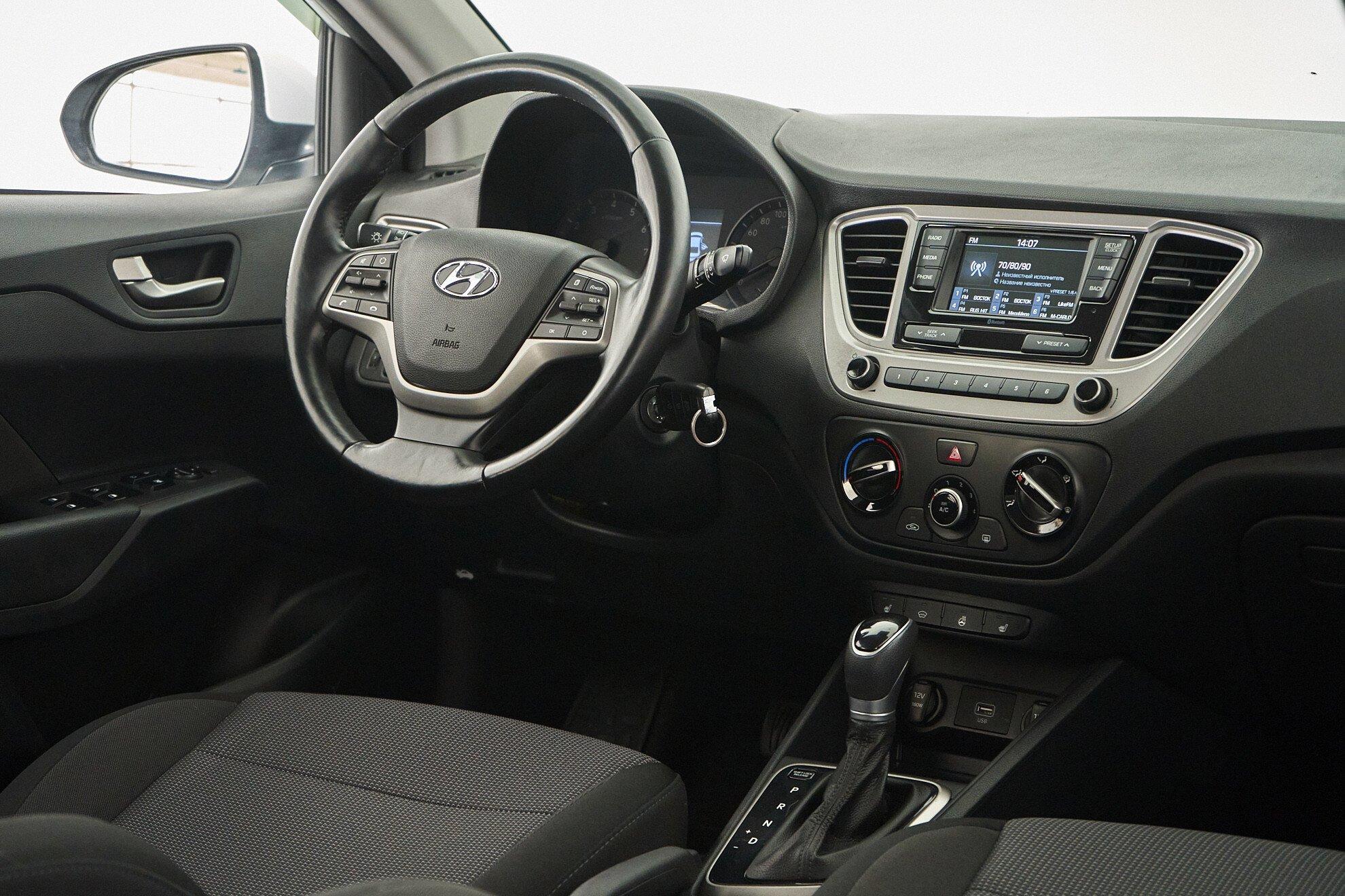 Hyundai Solaris 2019, белый