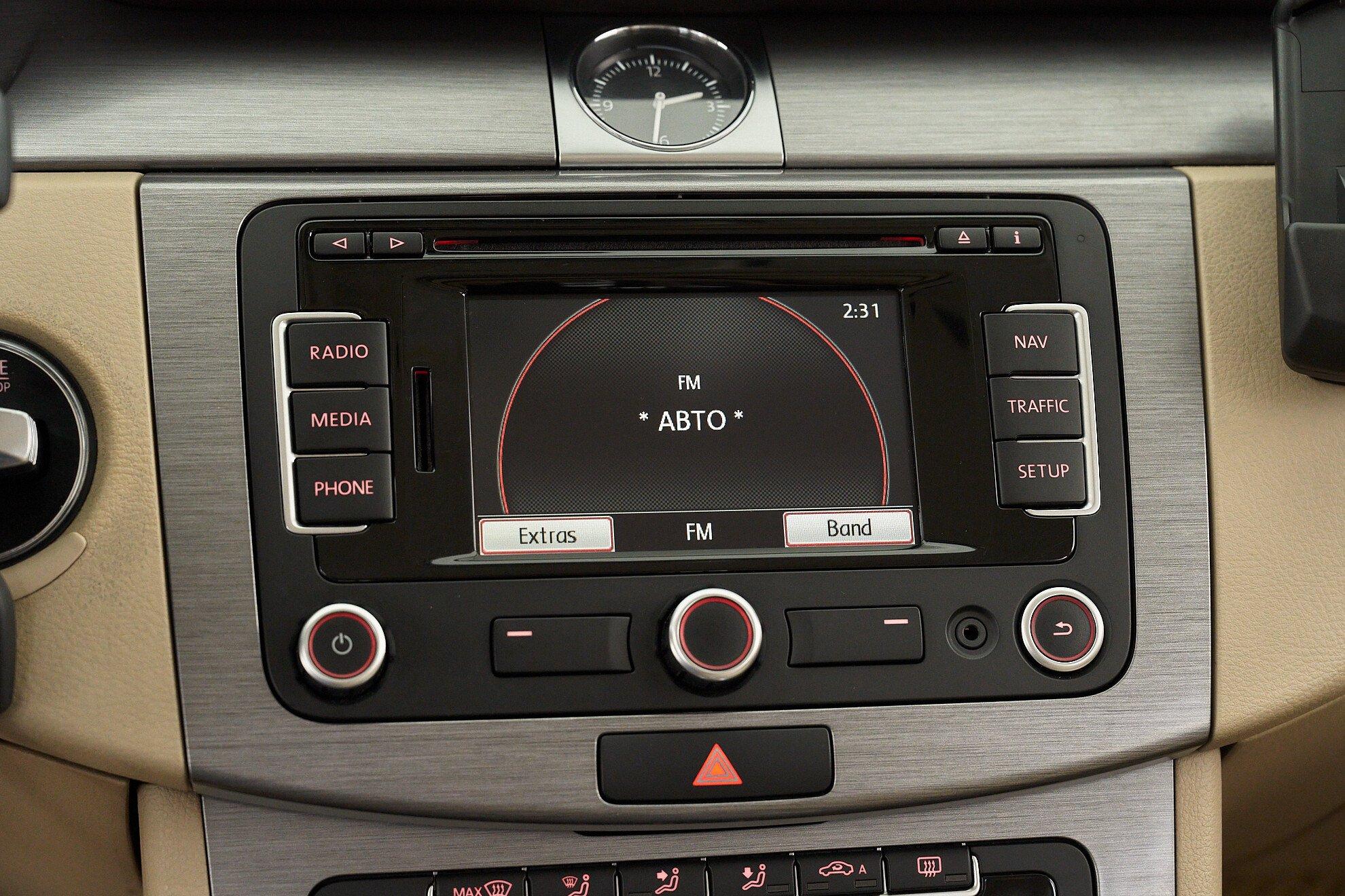 Volkswagen Passat 2012, серый
