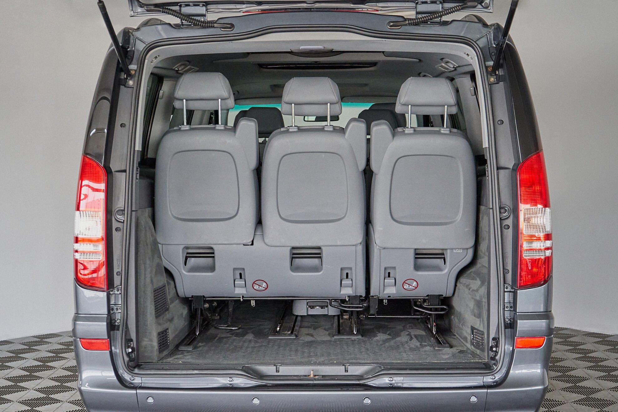 Mercedes-Benz Viano 2012, серый