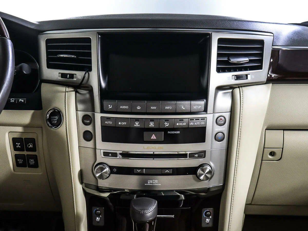 Lexus LX 2014, серый