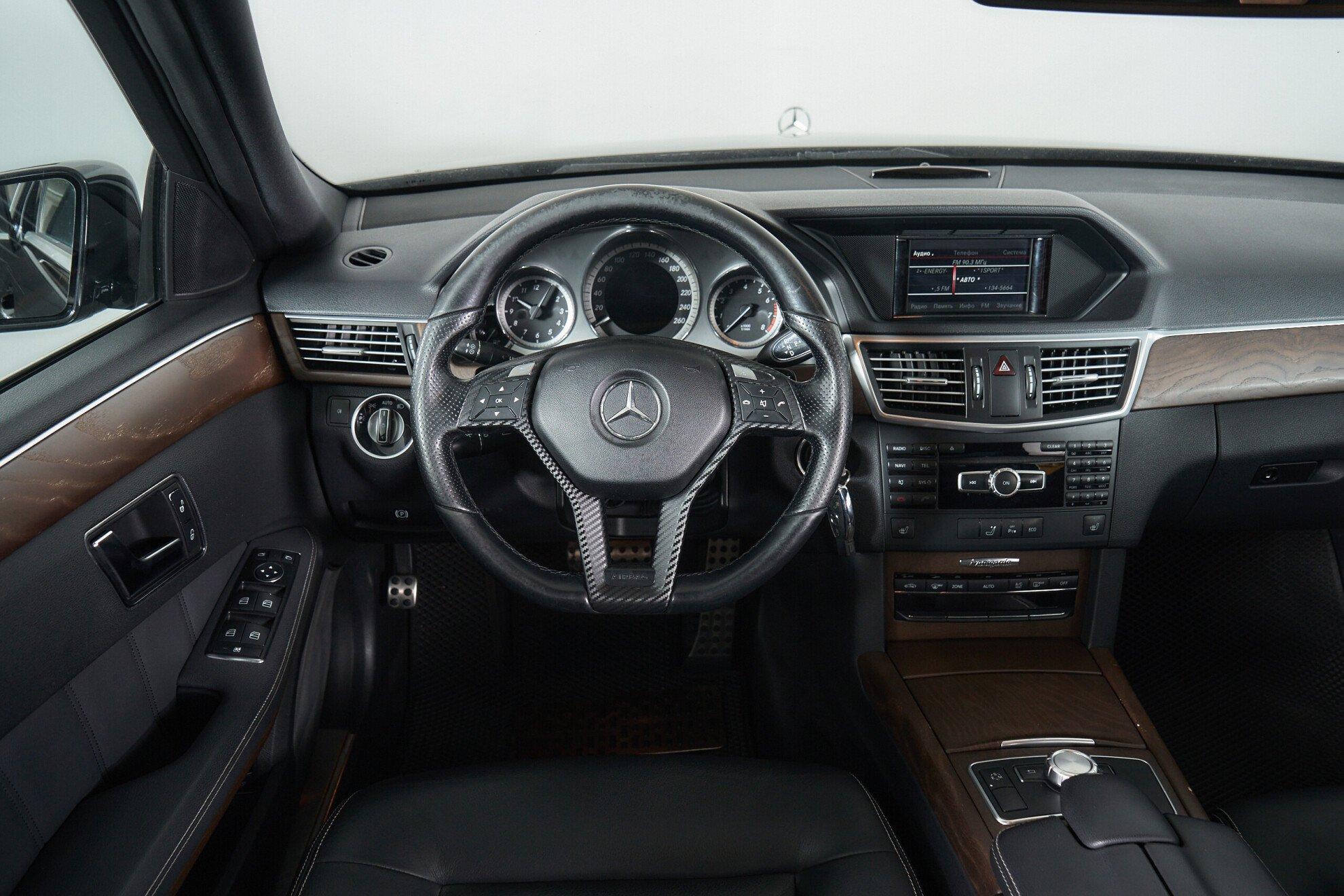 Mercedes-Benz E-Класс 2012, черный