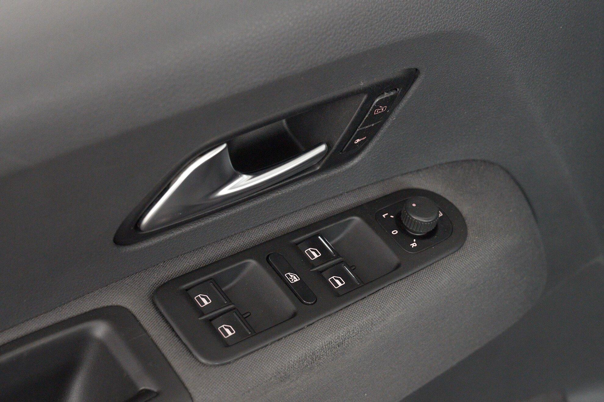 Volkswagen Amarok 2013, серебряный