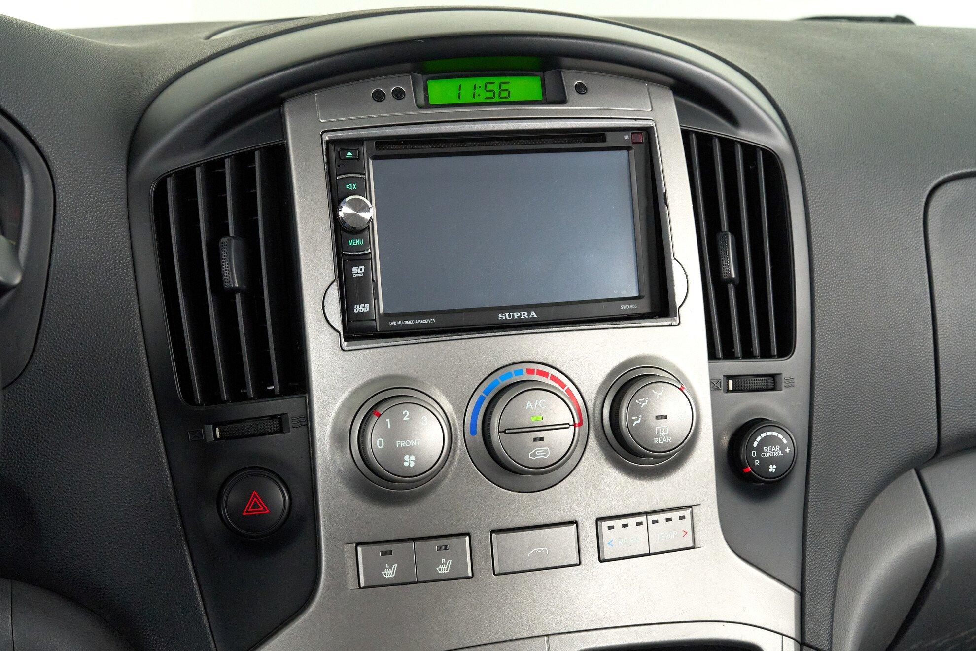 Hyundai Grand Starex 2012, белый