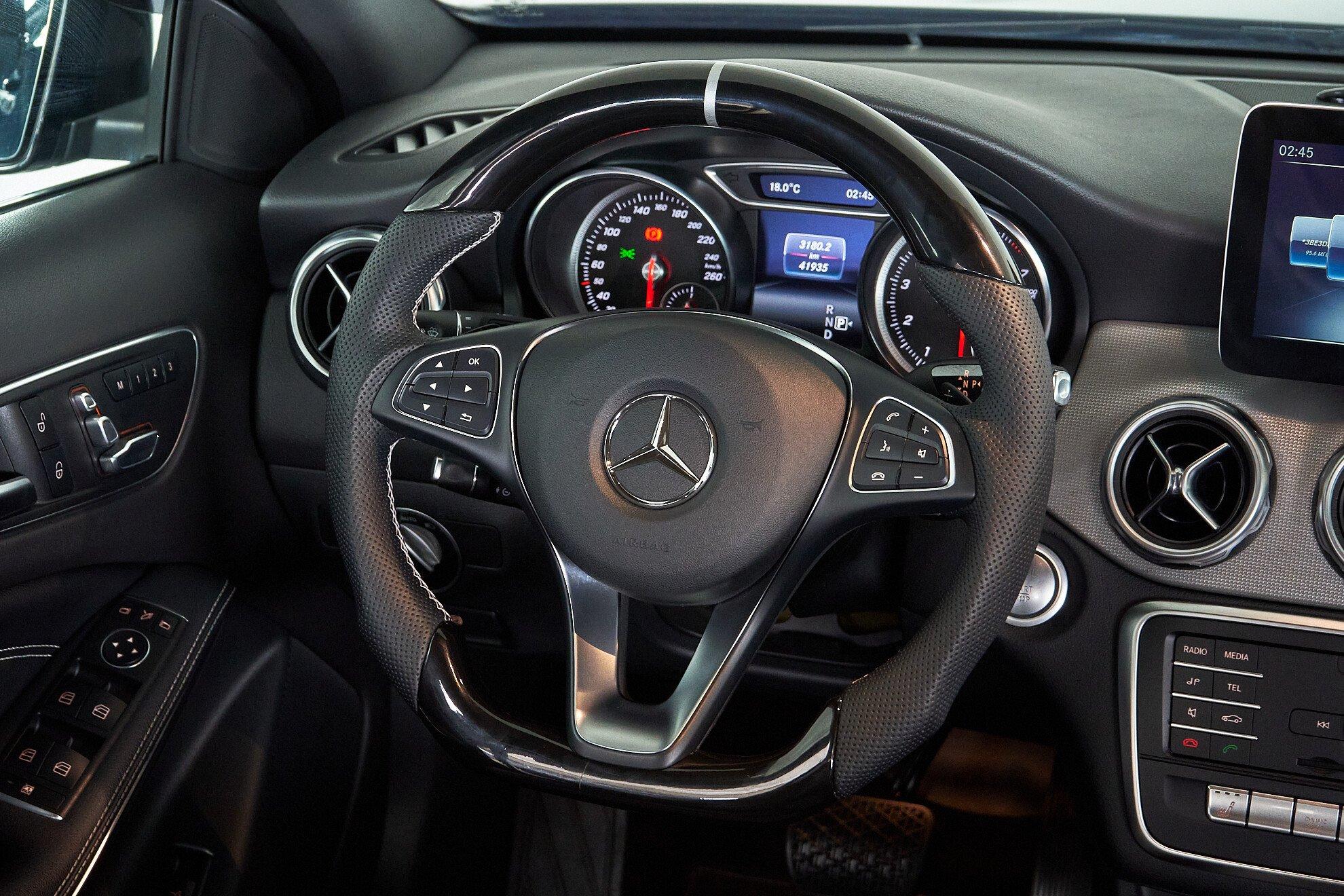 Mercedes-Benz GLA 2019, синий