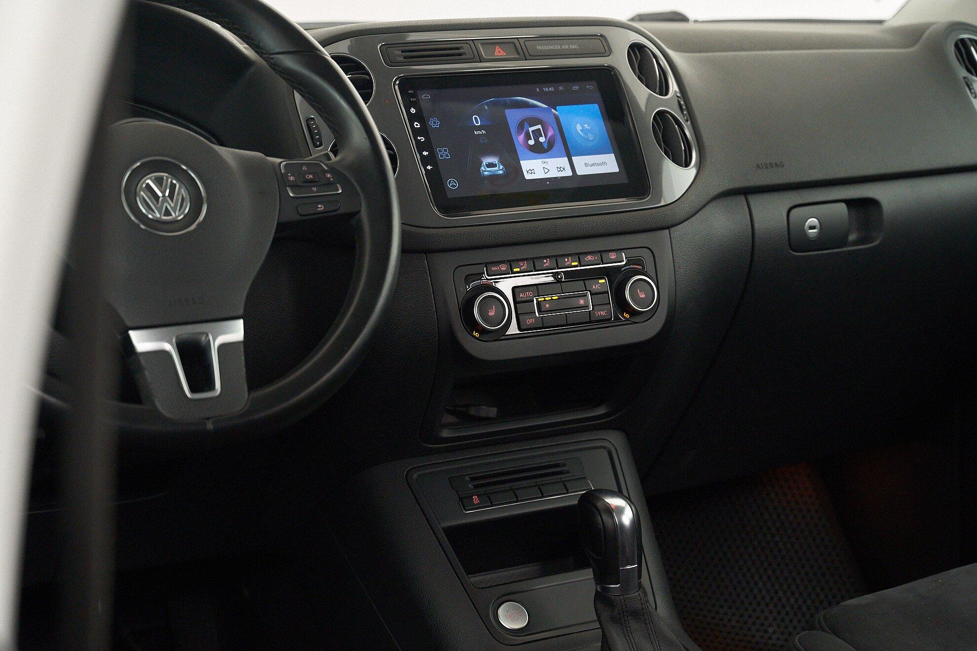 Volkswagen Tiguan 2013, черный