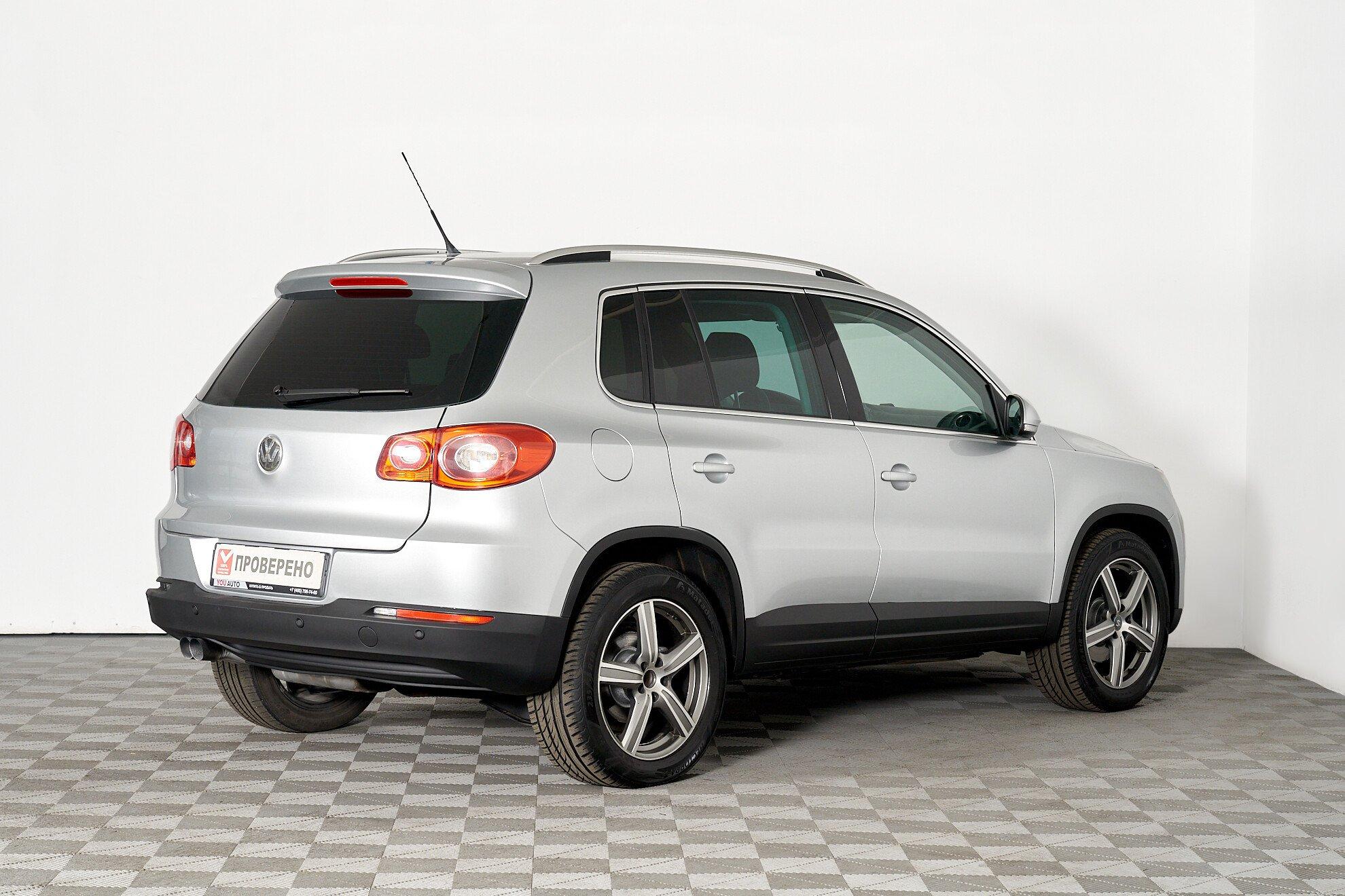 Volkswagen Tiguan 2011, серебряный