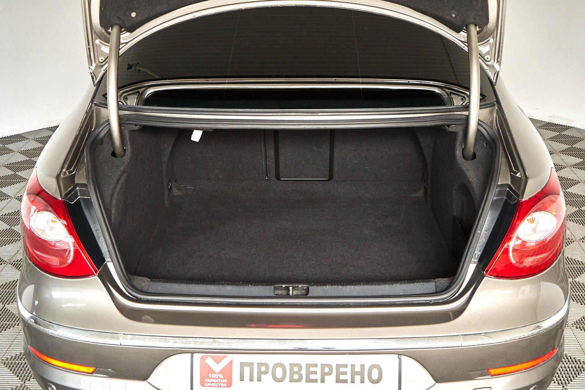 Volkswagen Passat CC 2011, бежевый