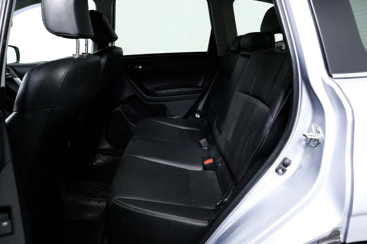 Subaru Forester 2014, серебряный