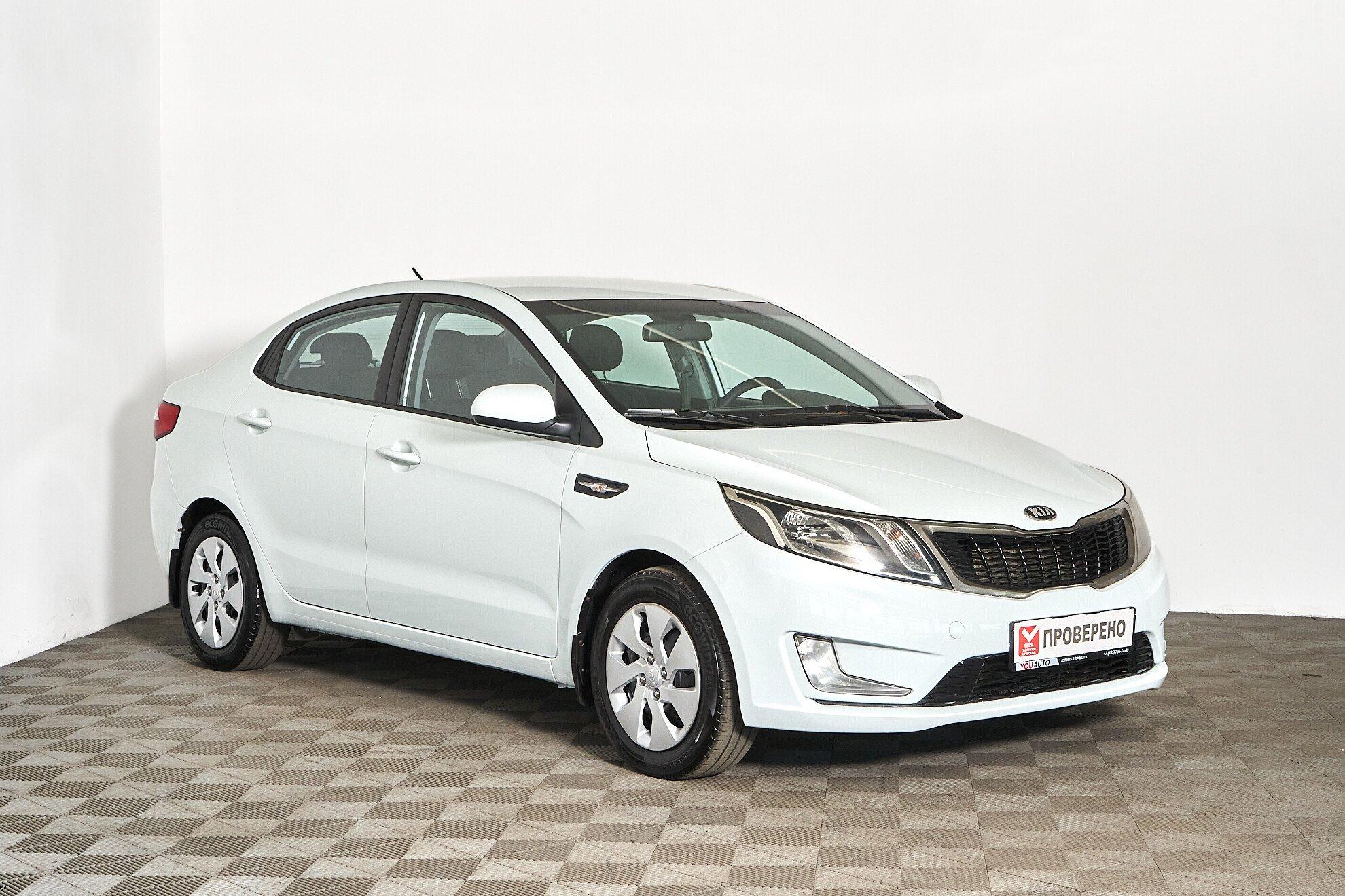 Kia Rio 2014, белый